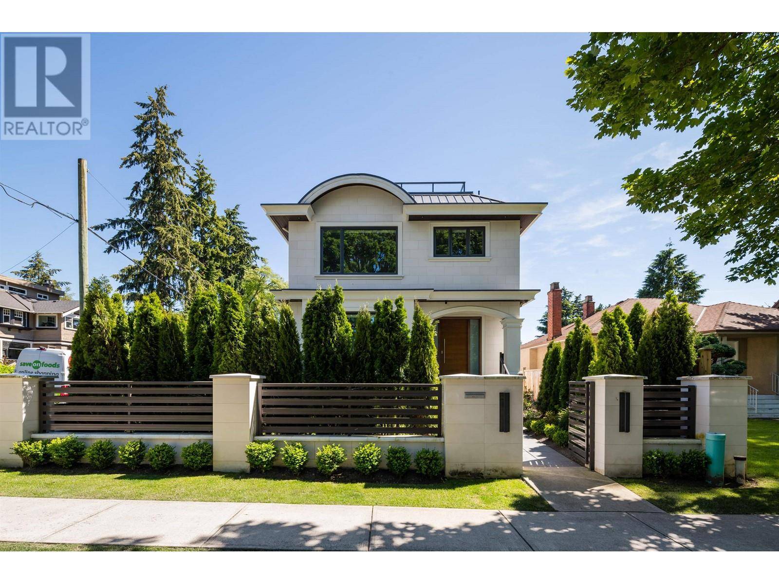 Vancouver, BC V6R1H4,3708 W 1ST AVENUE