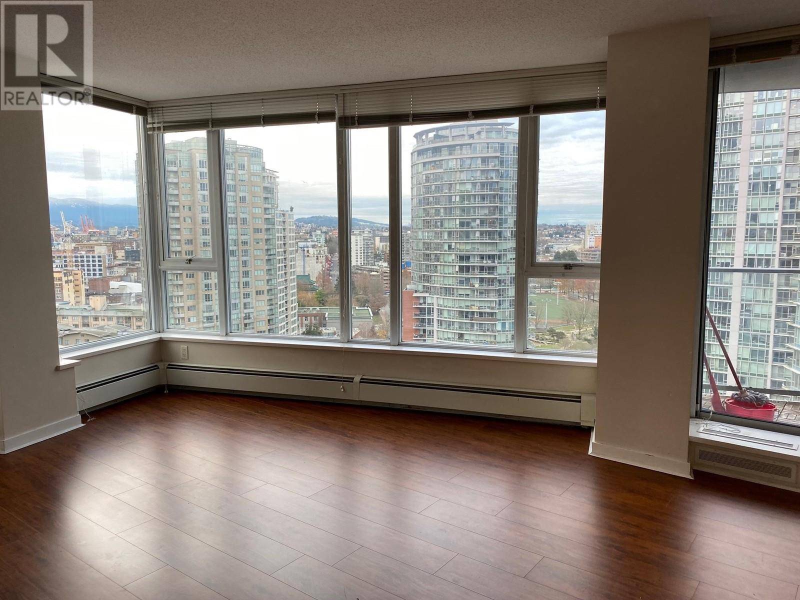 Vancouver, BC V6B0J1,188 KEEFER PL #2105