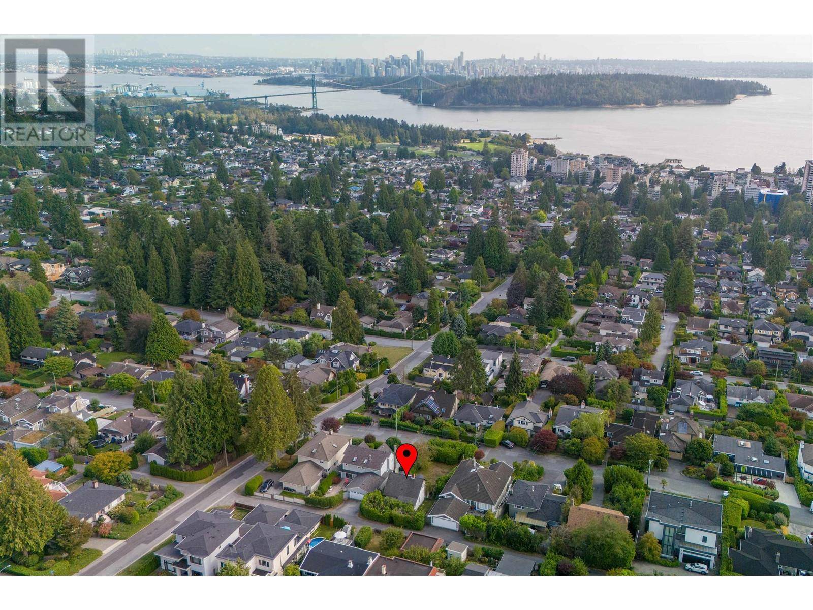 West Vancouver, BC V7T2E9,1427 LAWSON AVENUE