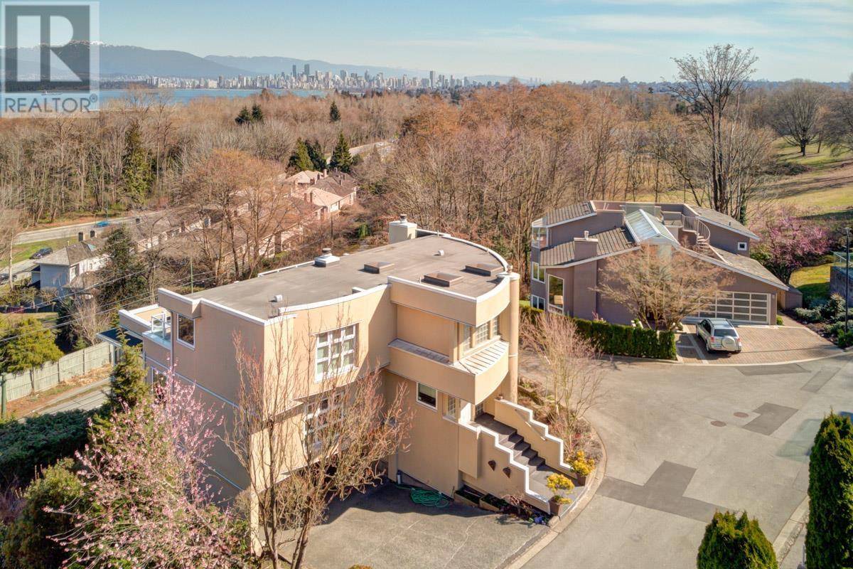 Vancouver, BC V6R4M9,4322 WEST POINT PLACE