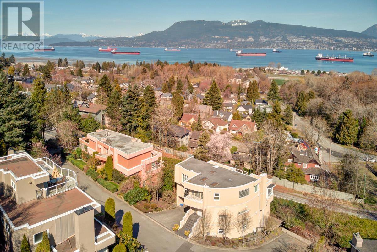 Vancouver, BC V6R4M9,4322 WEST POINT PLACE