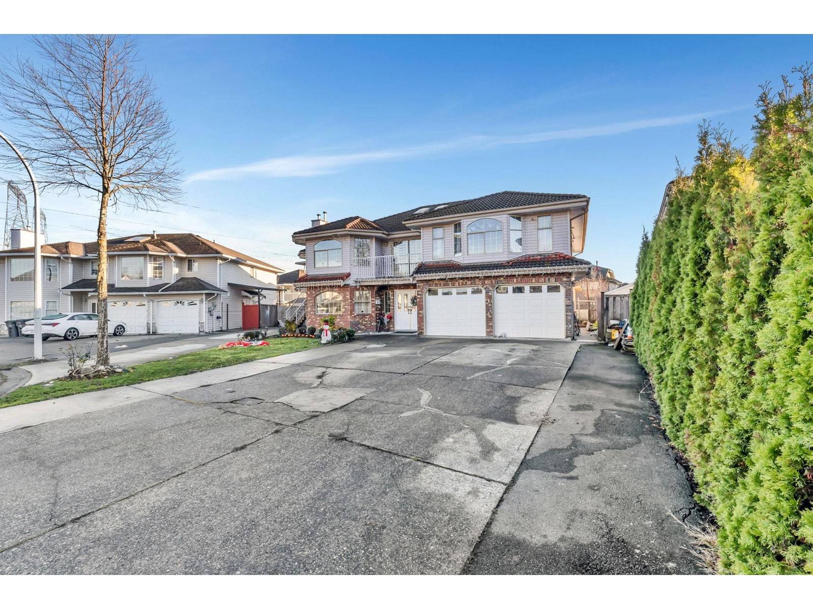 Surrey, BC V3W0M3,12520 75A AVENUE