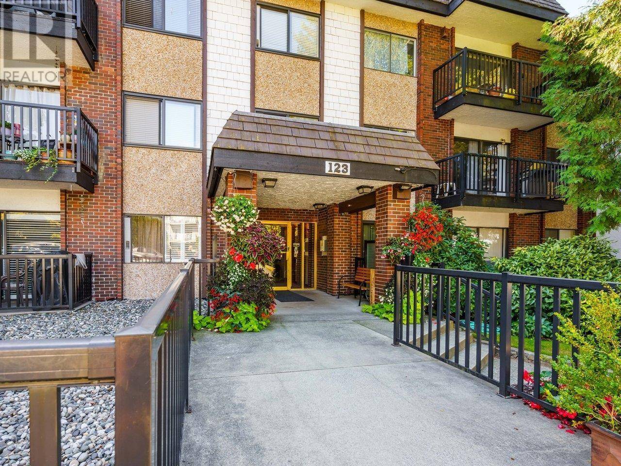 North Vancouver, BC V7L2Y9,123 East 19TH ST #214