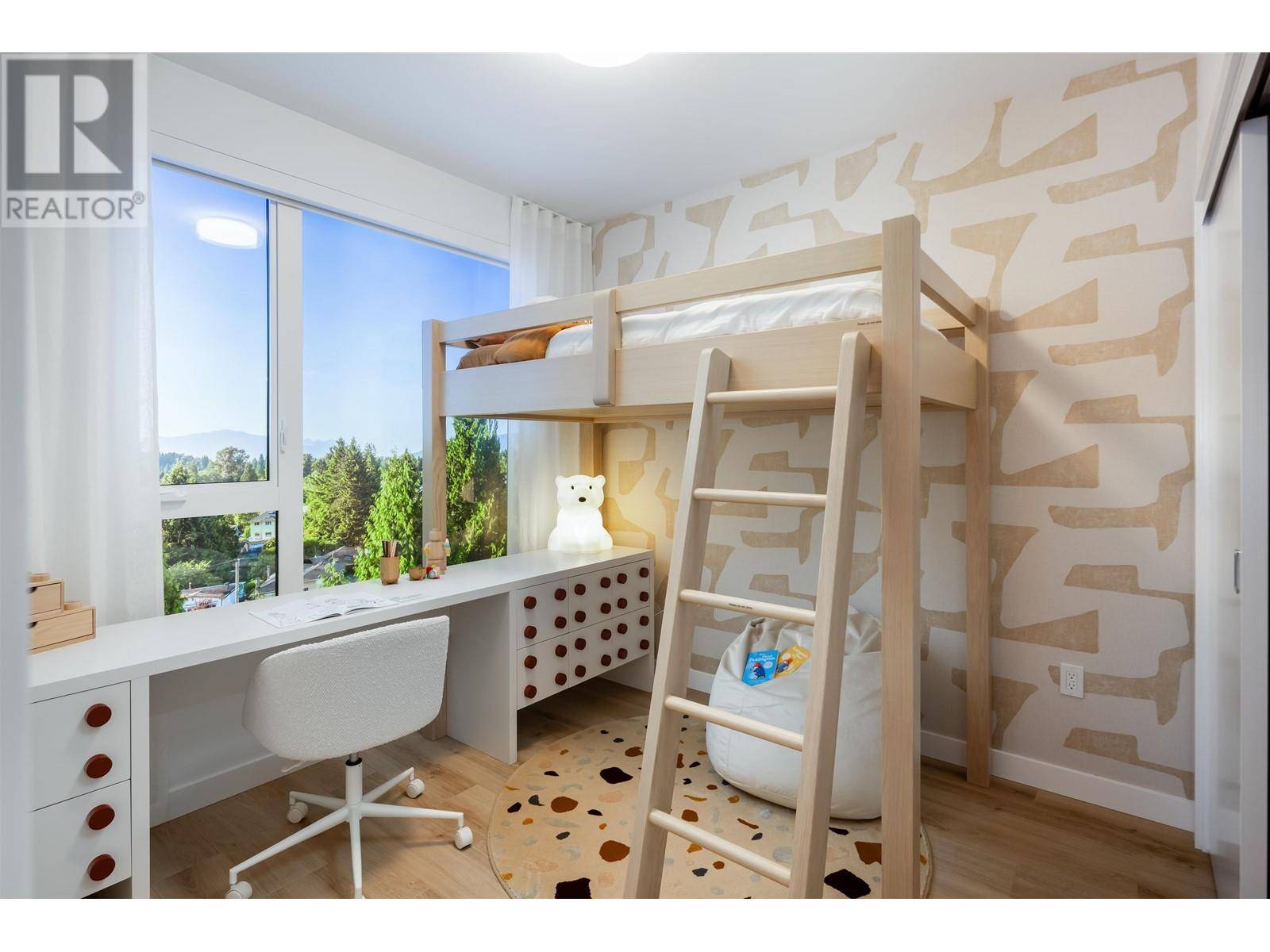 Coquitlam, BC V3J3Z5,588 HARRISON AVE #107
