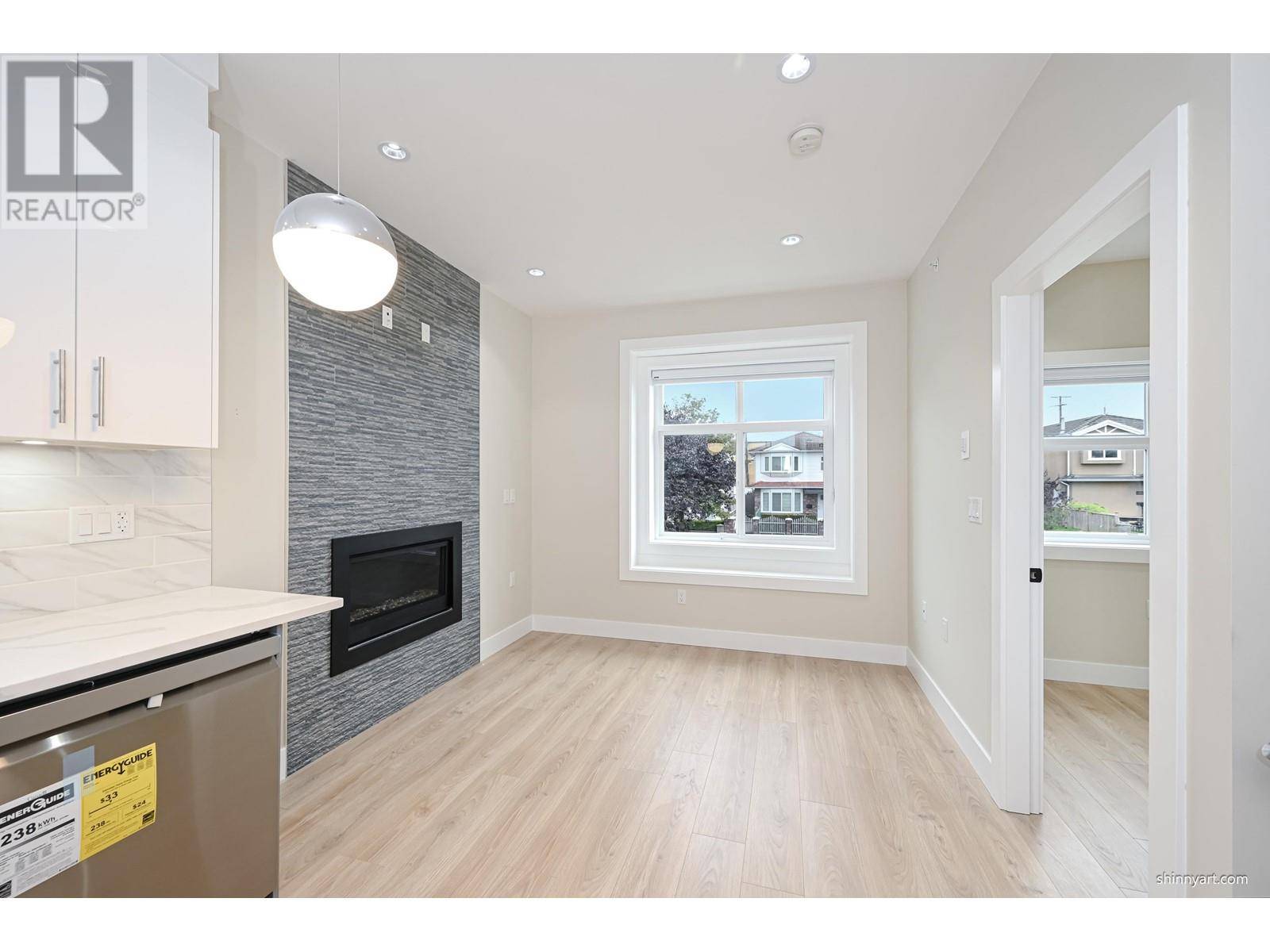 Vancouver, BC V5P3R5,6447 BEATRICE STREET