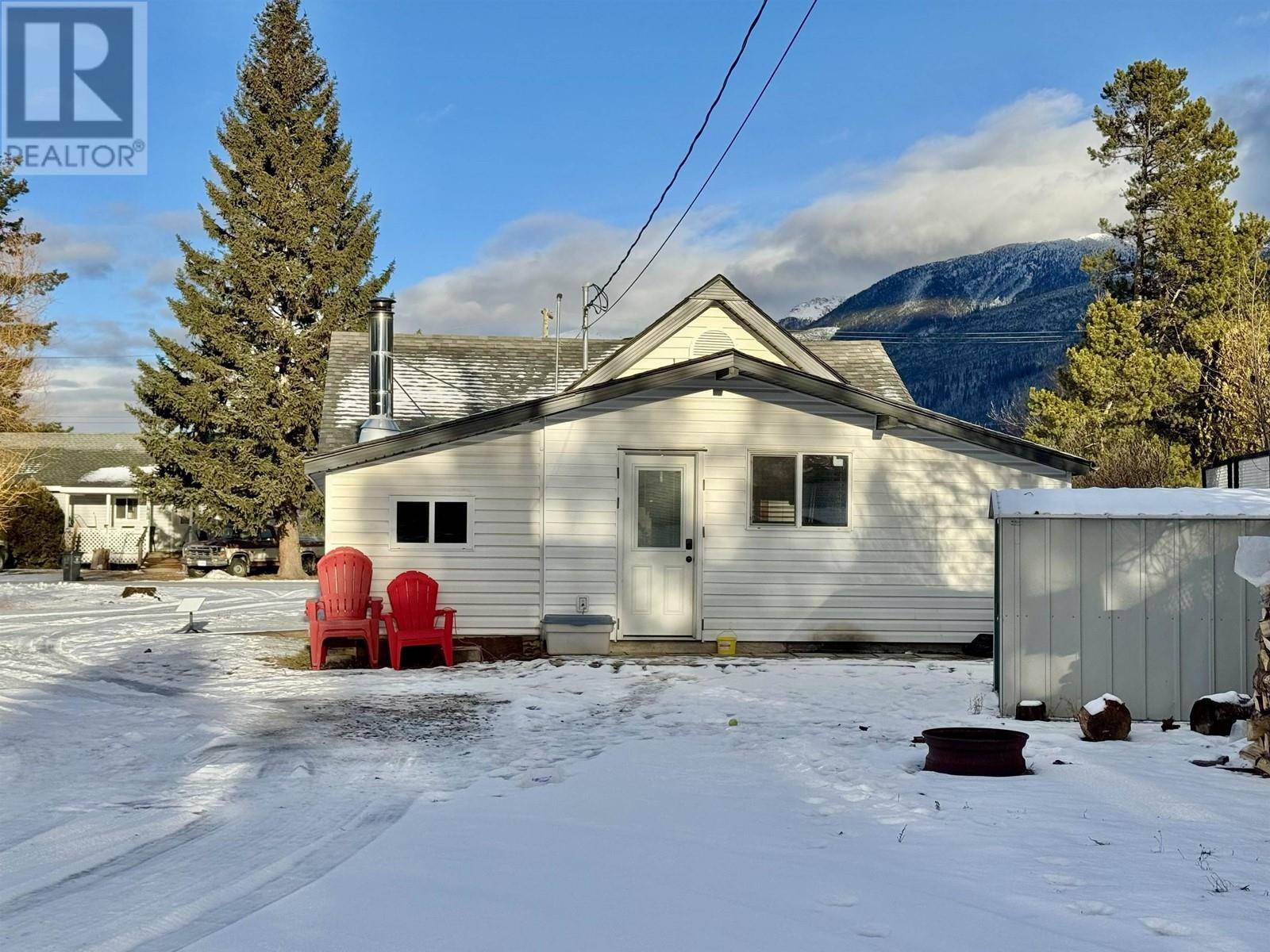 Valemount, BC V0E2Z0,1245 6TH AVENUE