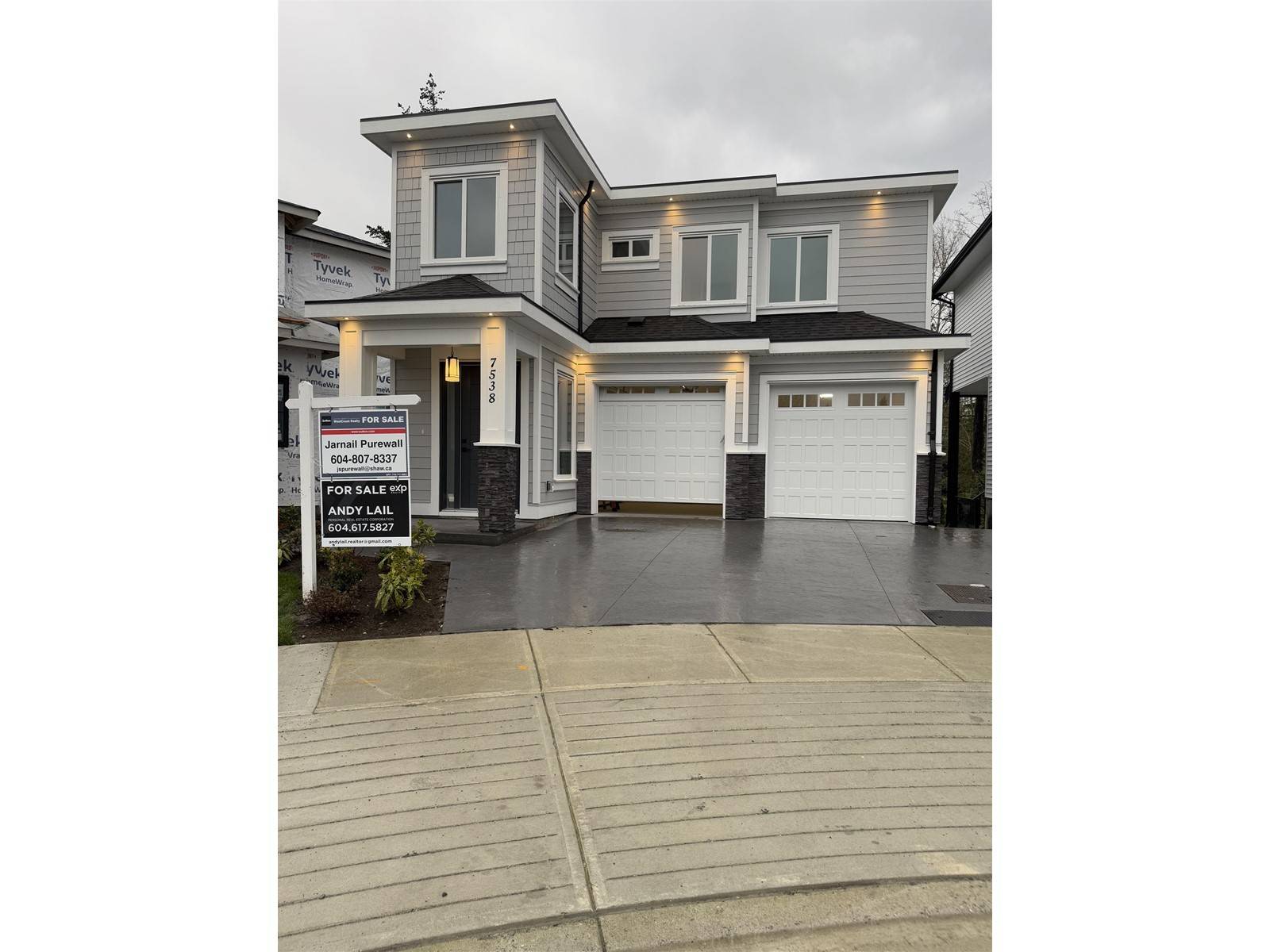 Langley, BC V2Y1V5,7538 205A STREET