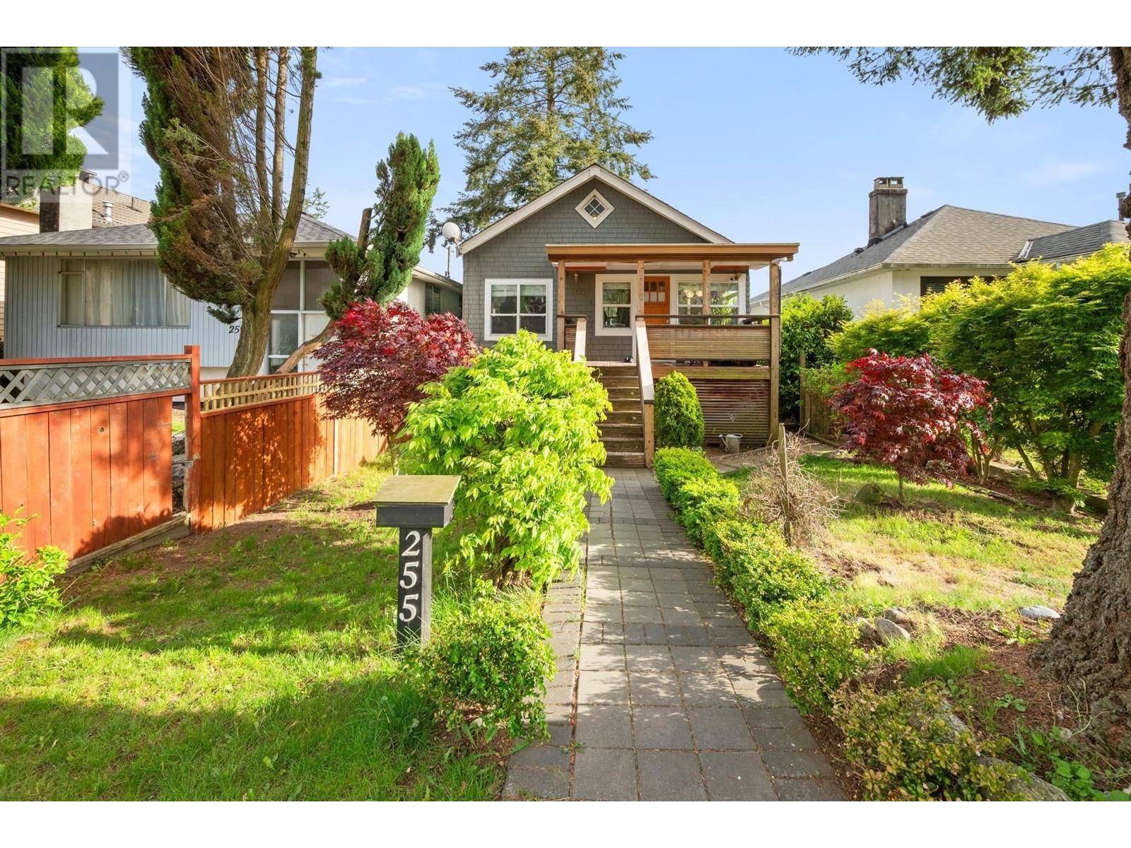 North Vancouver, BC V7L3A6,255 E 20TH STREET