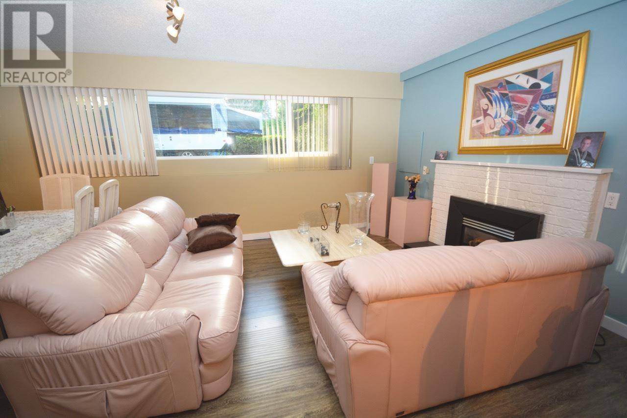 Delta, BC V4M3C9,1022 53A STREET