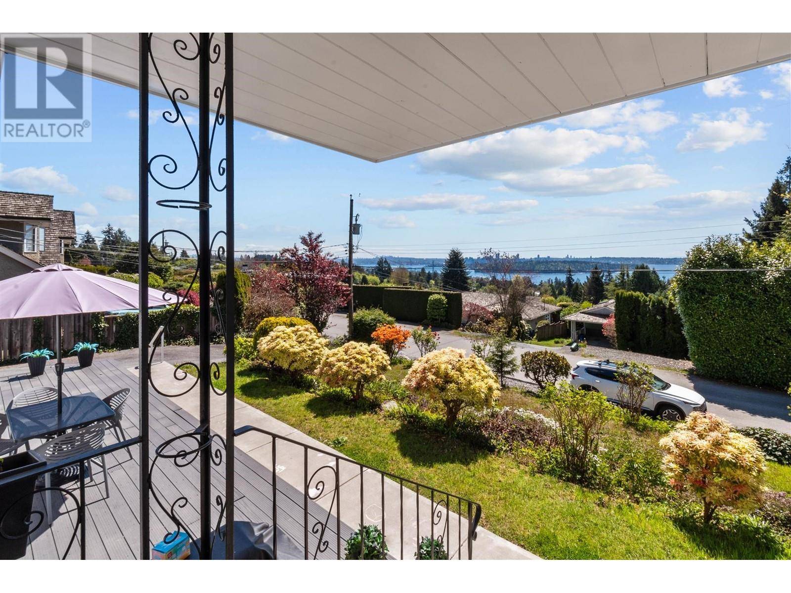West Vancouver, BC V7V2Z5,1895 ROSEBERY AVENUE
