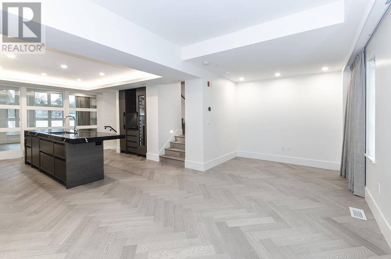 Vancouver, BC V6L0C2,2793 ALAMEIN AVENUE