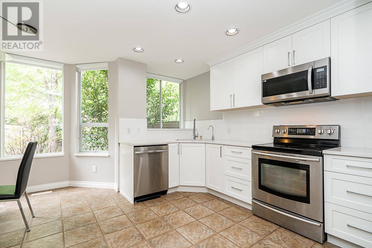 Coquitlam, BC V3E2W5,2990 PANORAMA DR #10