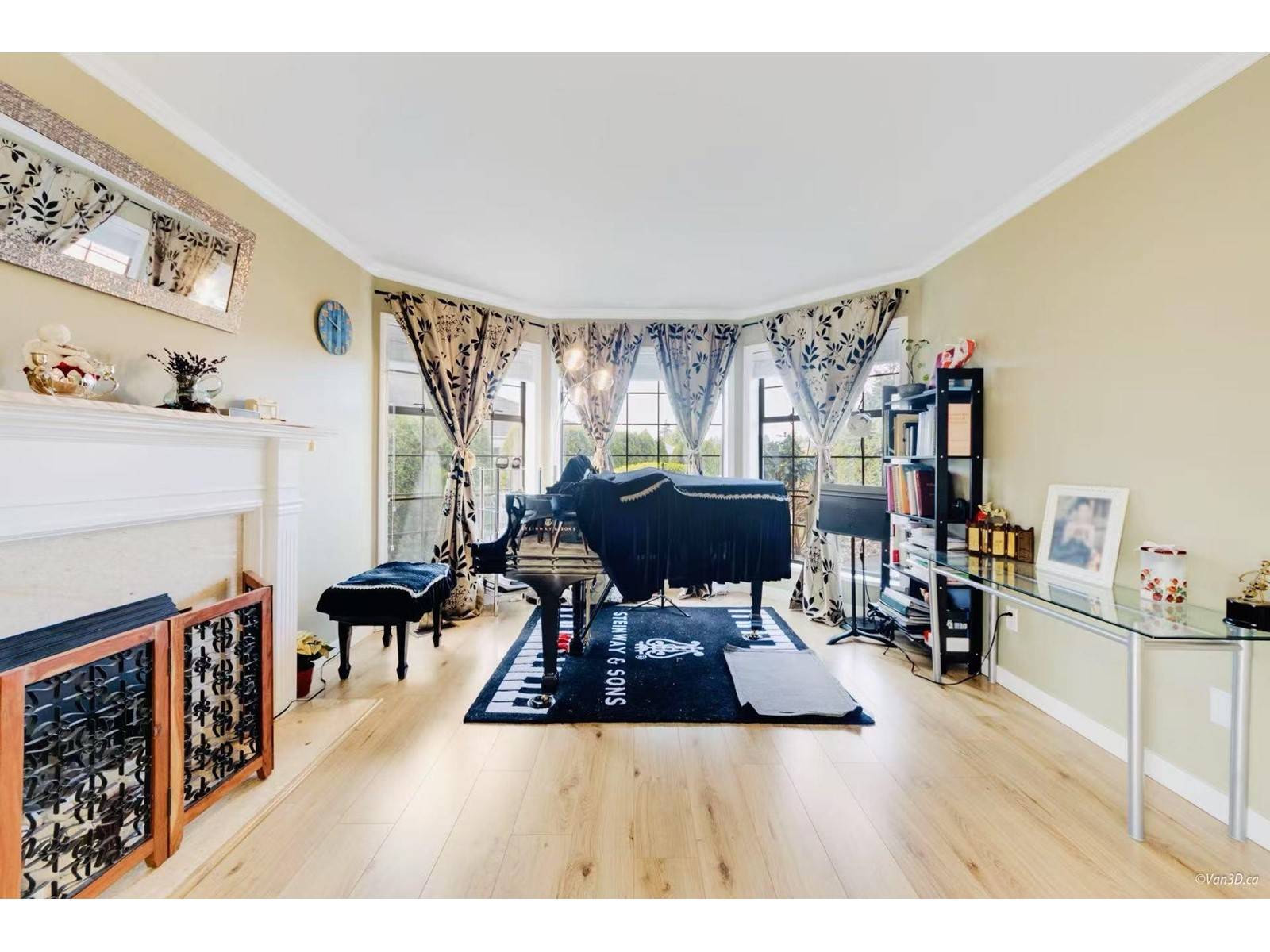 Surrey, BC V4N1V6,16434 GLENSIDE PLACE