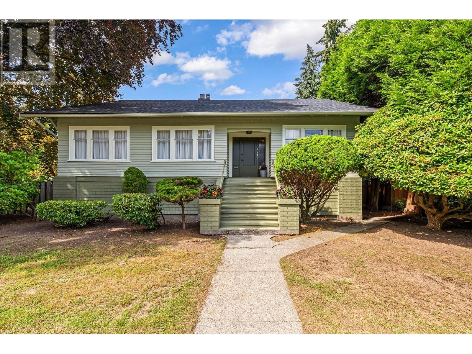 Vancouver, BC V6M1P2,2287 W 37TH AVENUE