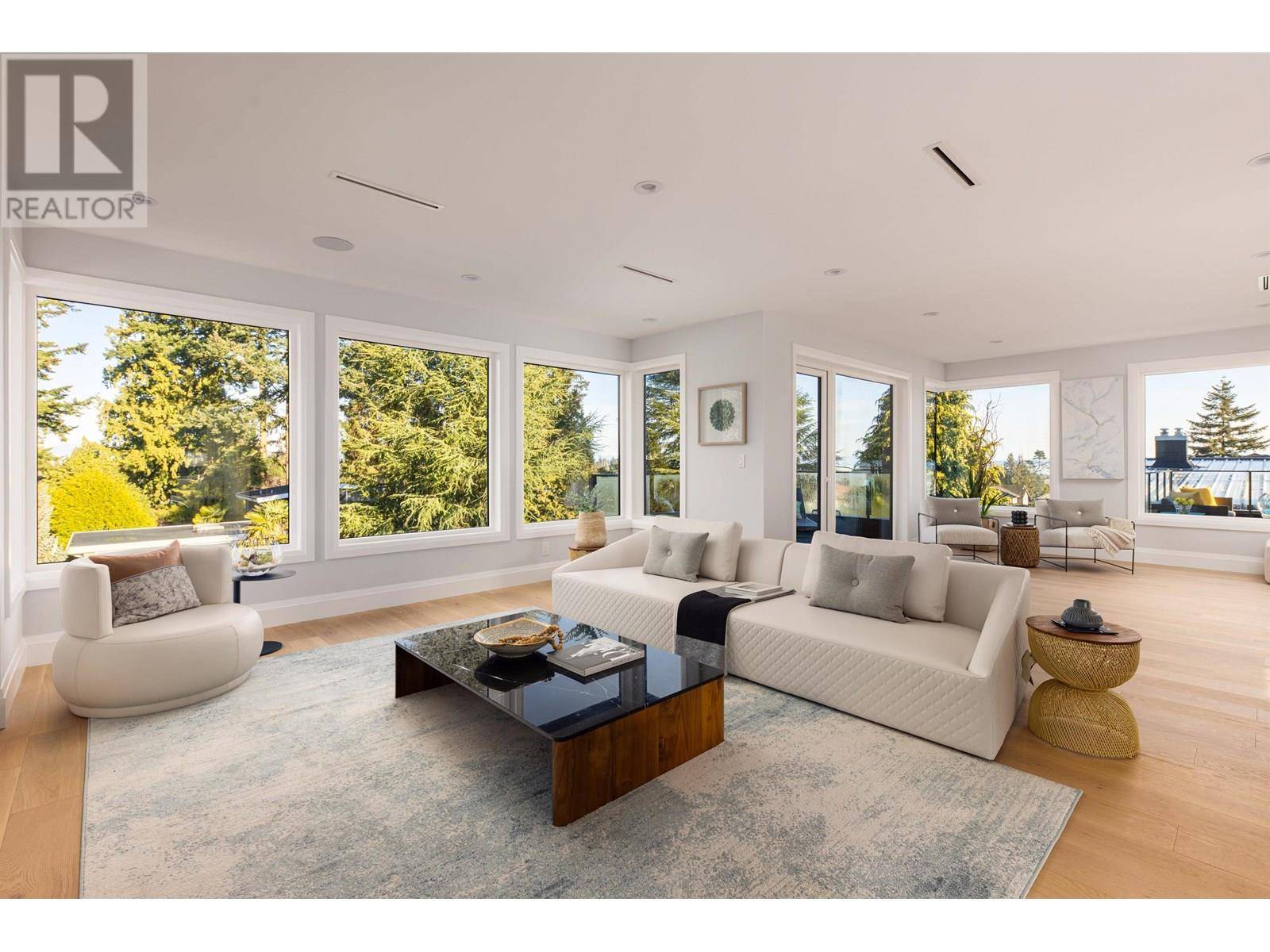 Delta, BC V4M1H5,5318 4A AVENUE
