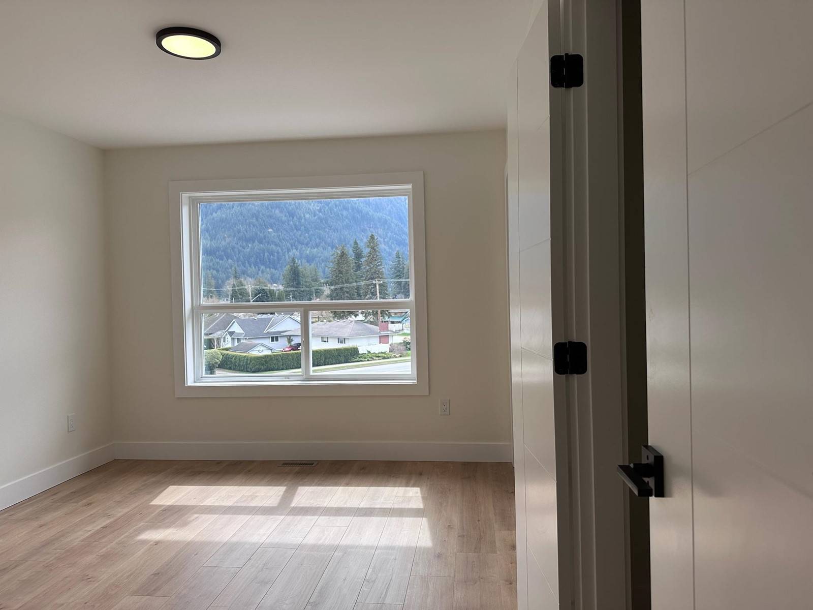 Hope, BC V0X1L0,455 COQUIHALLA ST #3