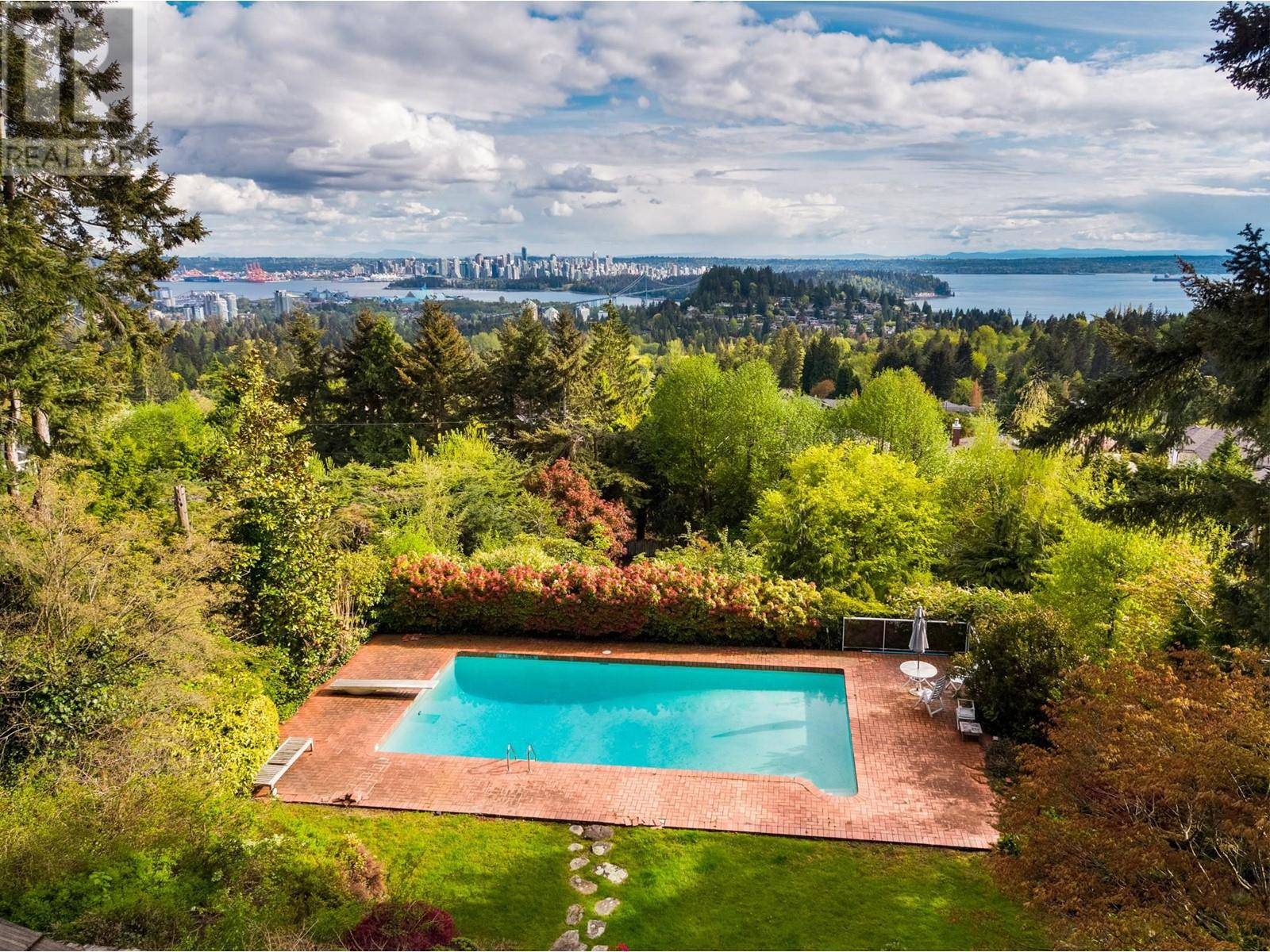 West Vancouver, BC V7S1R2,790 FAIRMILE ROAD