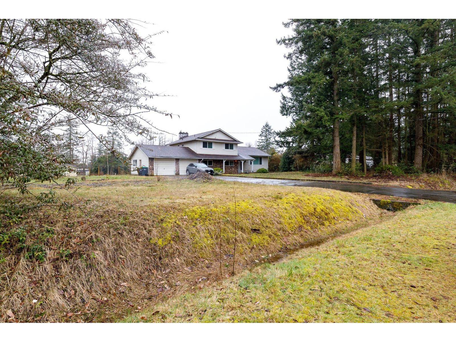 Surrey, BC V3Z9Z2,16930 23 AVENUE