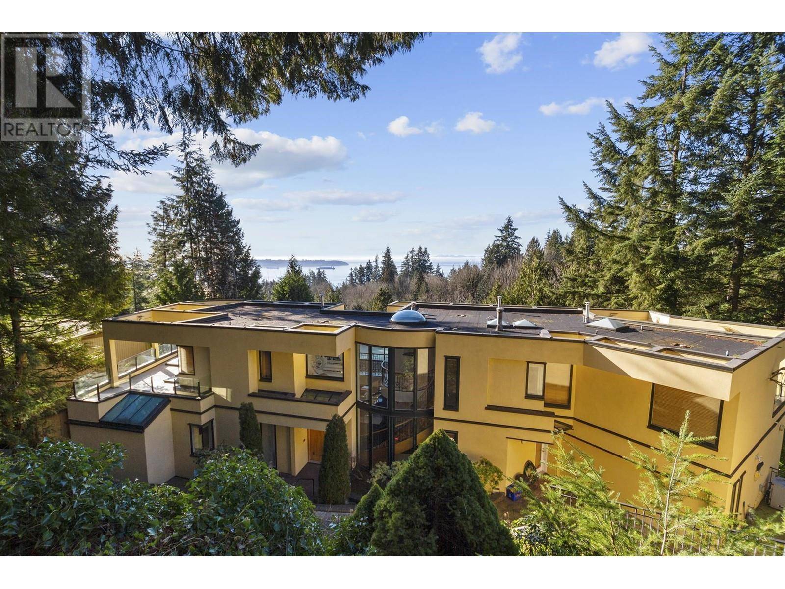 West Vancouver, BC V7V3A2,2780 ROSEBERY AVENUE