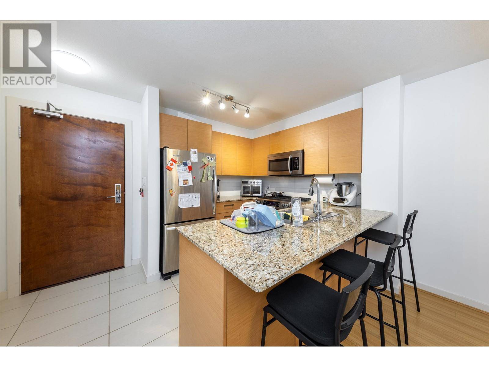 Burnaby, BC V5J0C4,5665 IRMIN ST #307