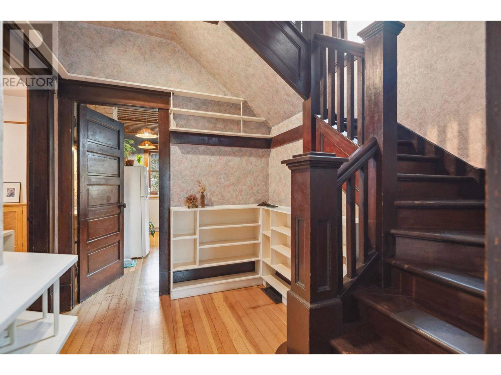 Vancouver, BC V5L2P9,1492 WILLIAM STREET