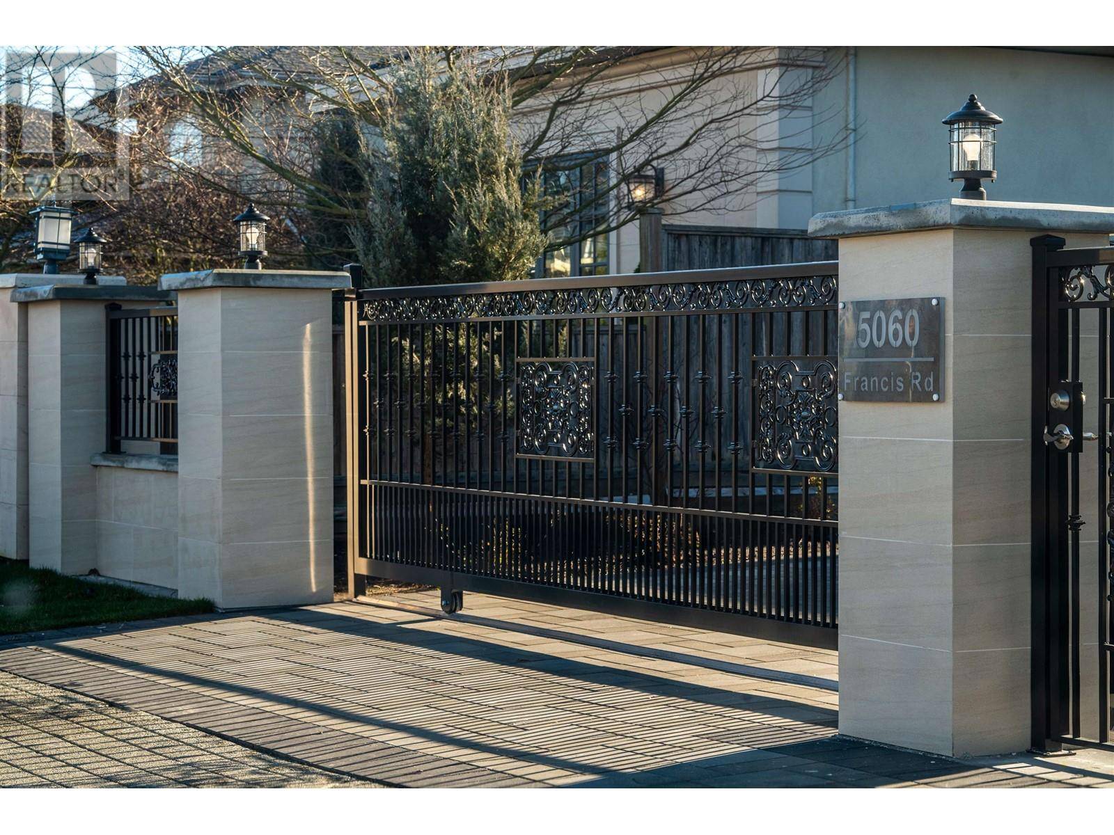 Richmond, BC V7C1K3,5060 FRANCIS ROAD