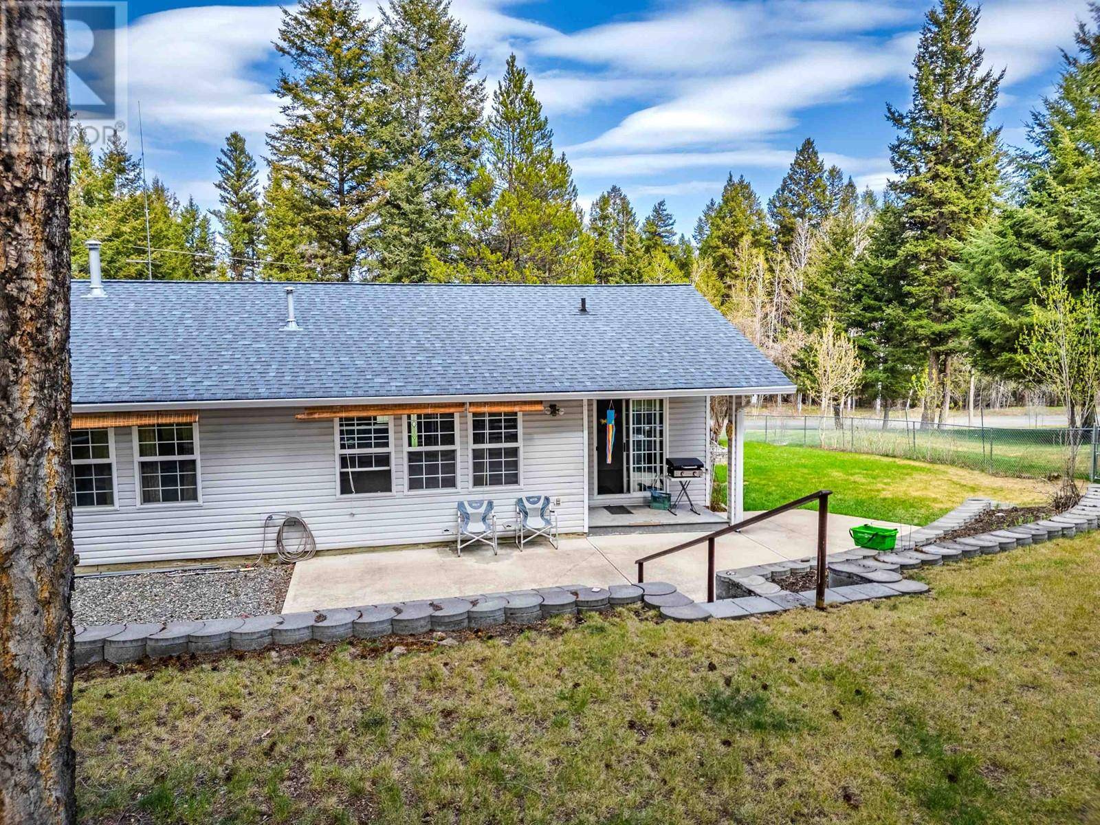108 Mile Ranch, BC V0K2Z0,5091 EASZEE DRIVE