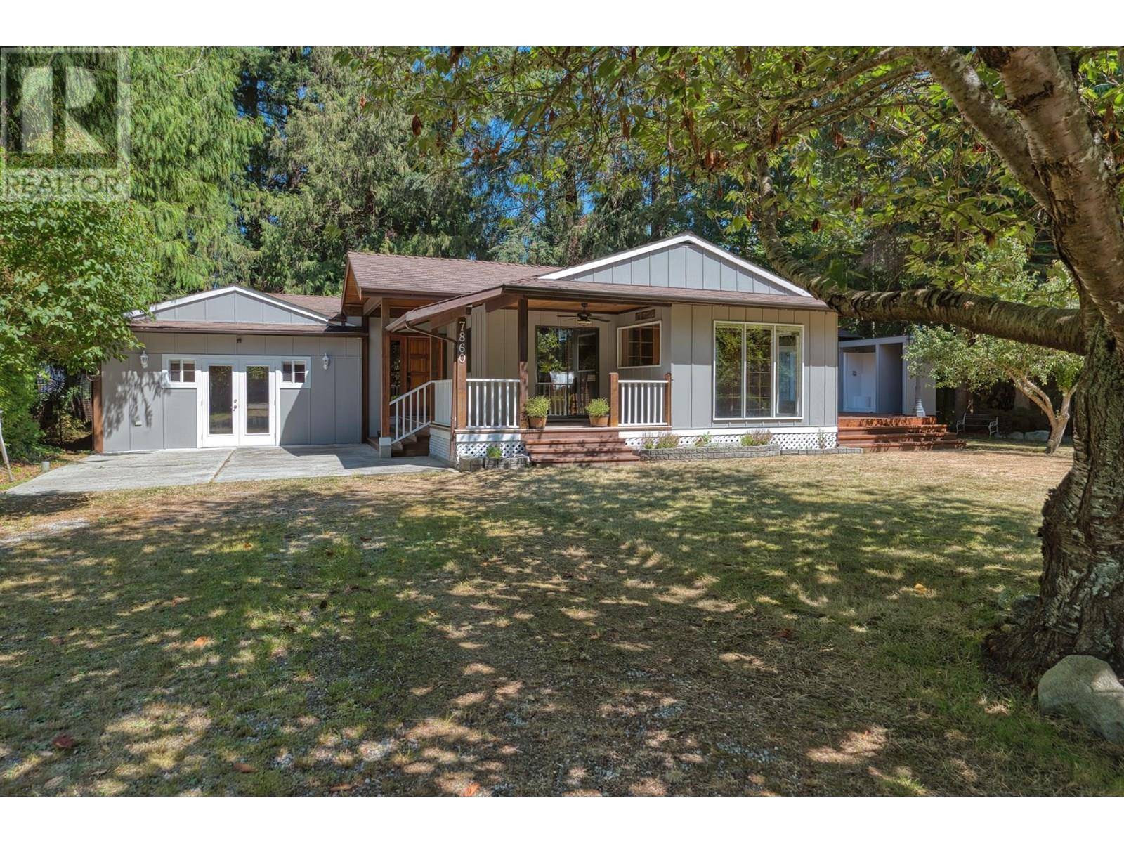 Halfmoon Bay, BC V7Z1A4,7858-7860 REDROOFFS ROAD