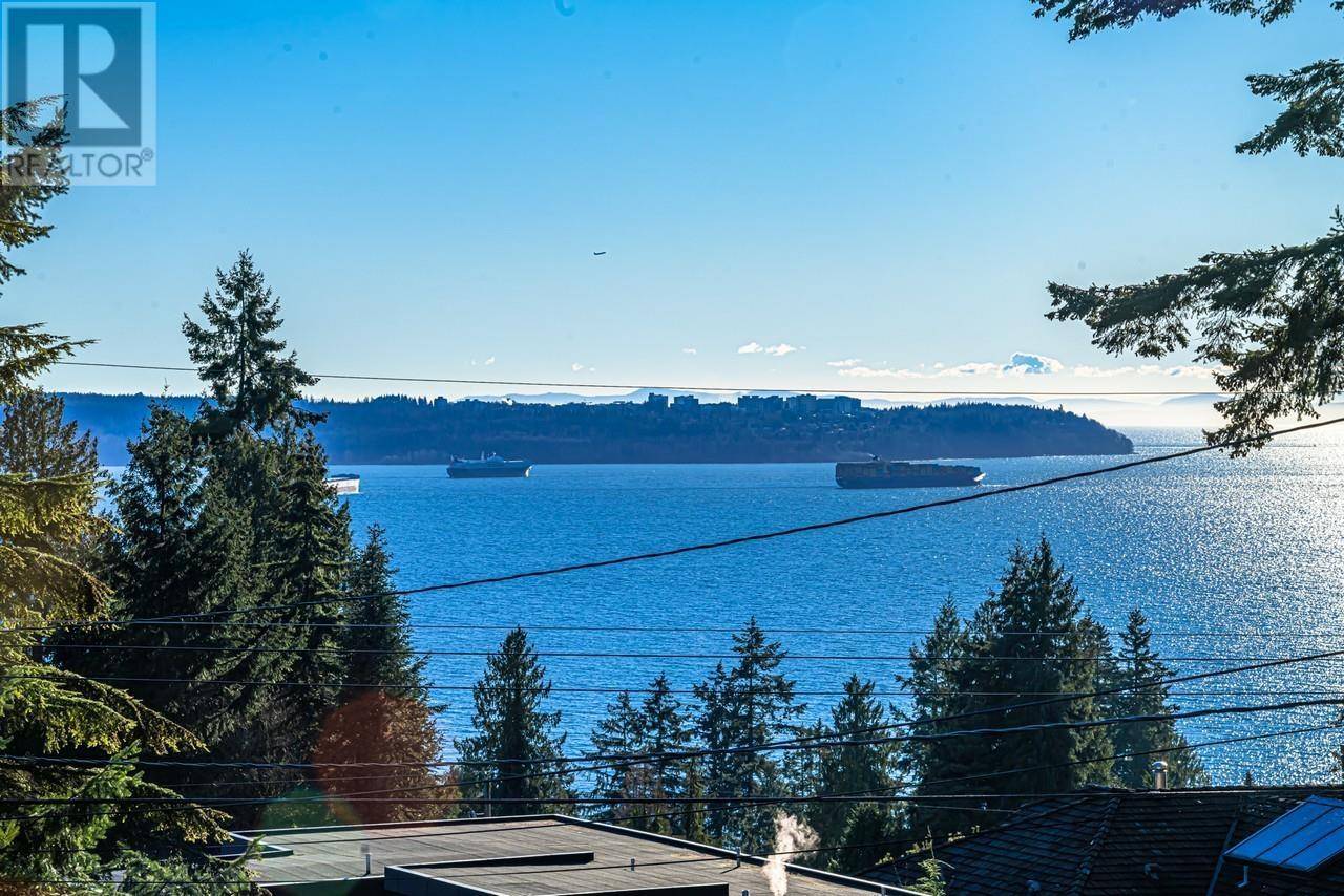 West Vancouver, BC V7V3E1,3175 BENBOW ROAD