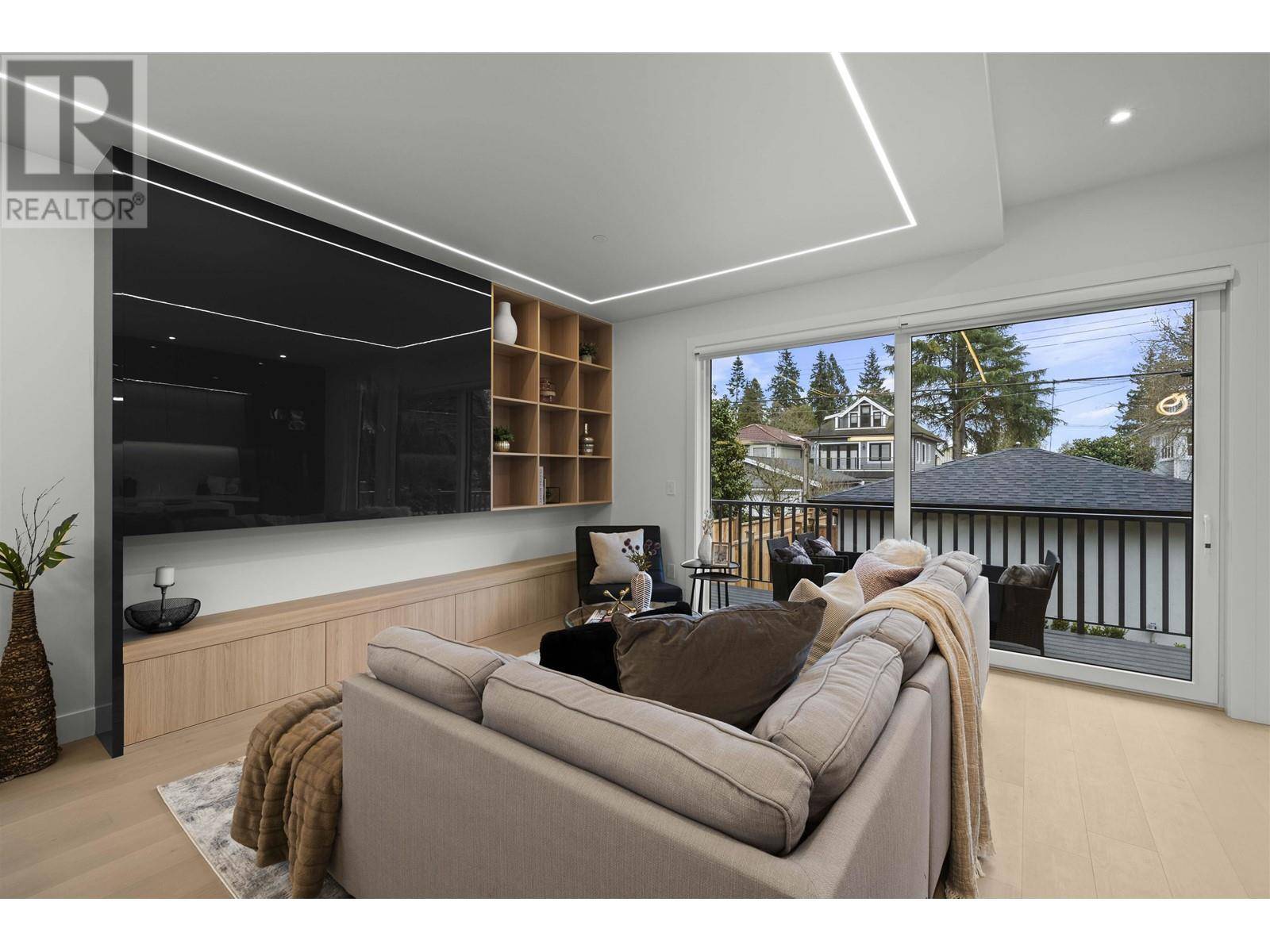 Vancouver, BC V6N2X6,3232 West 38TH AVE #2
