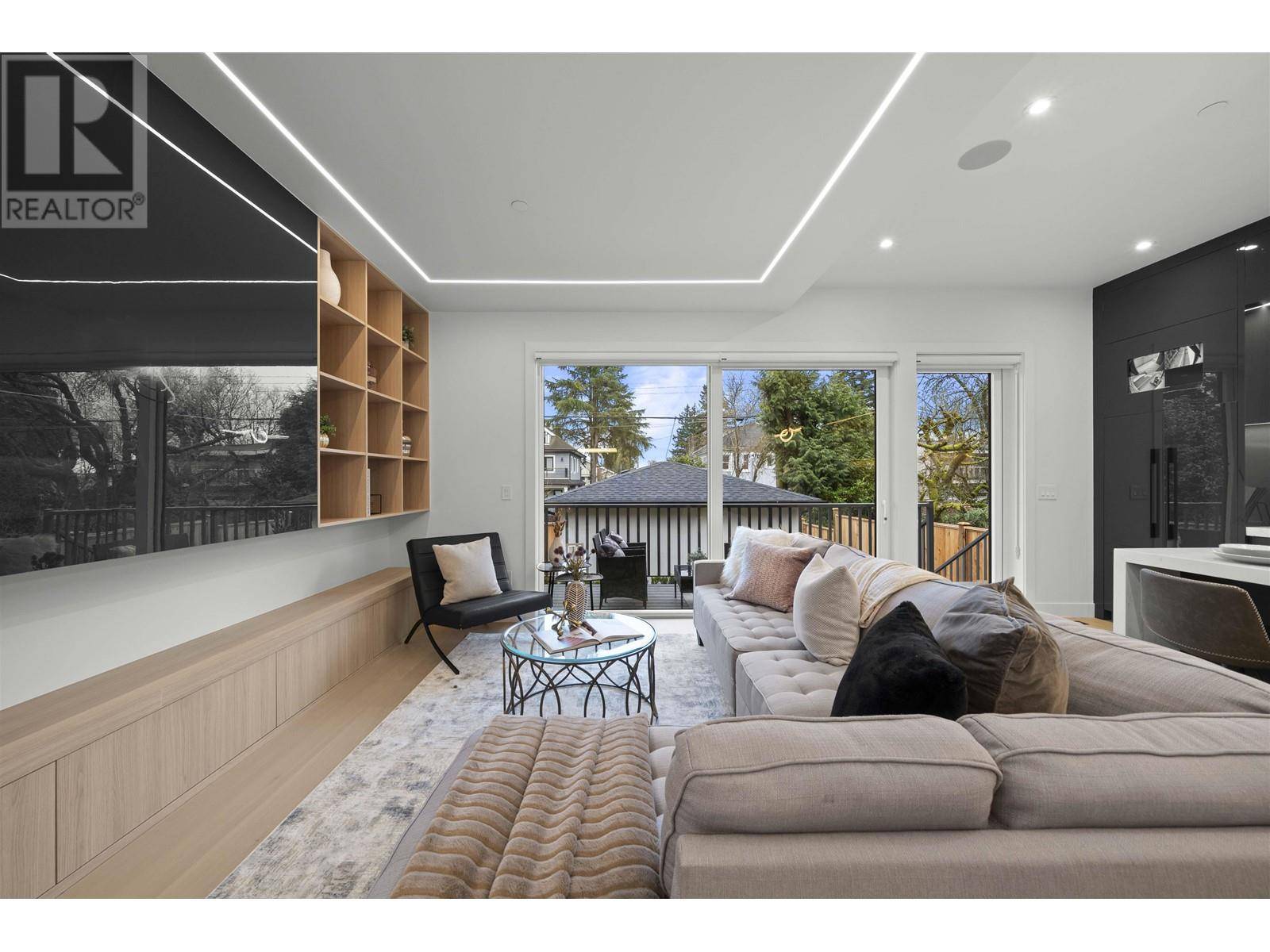 Vancouver, BC V6N2X6,3232 West 38TH AVE #2