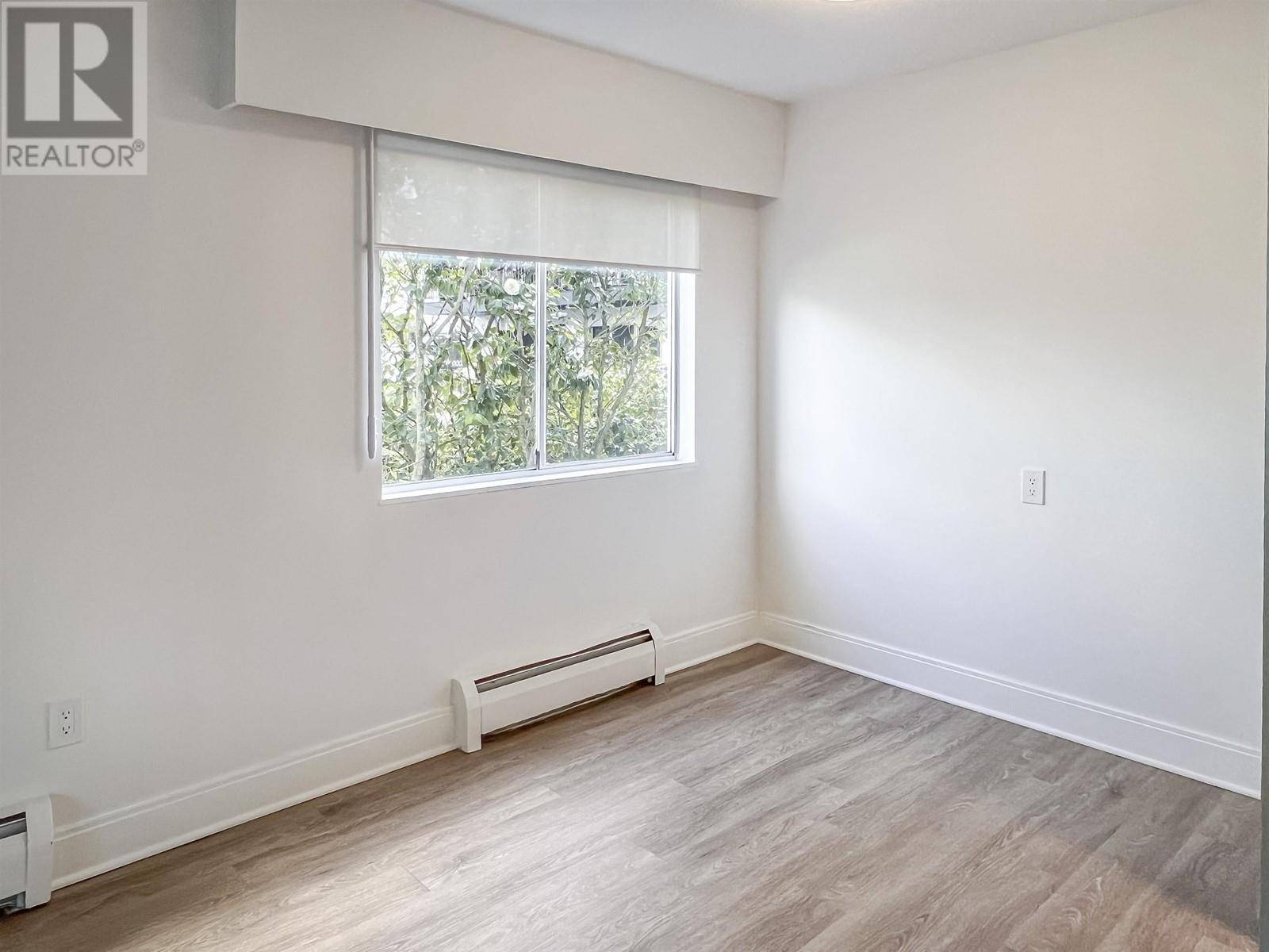 Other Islands, BC V9A3L7,707 ESQUIMALT RD #424