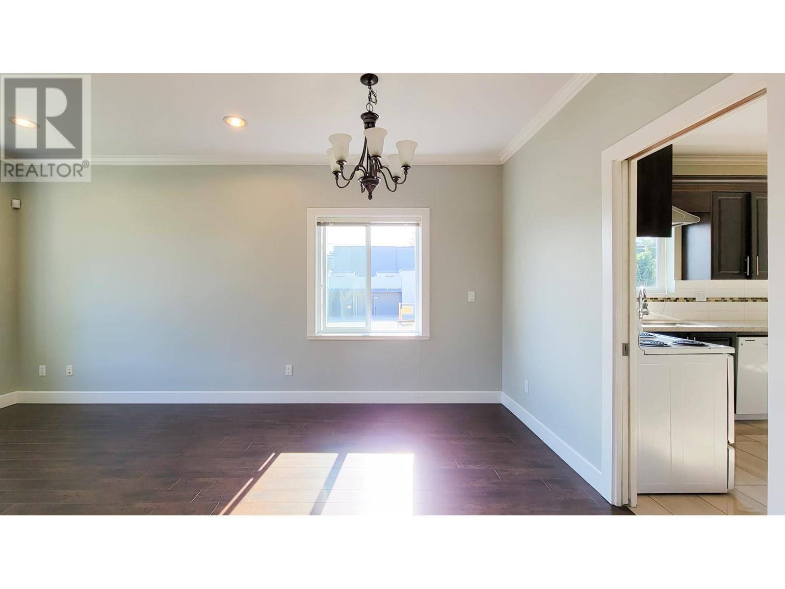 Vancouver, BC V5R1L6,3096 E 26TH AVENUE