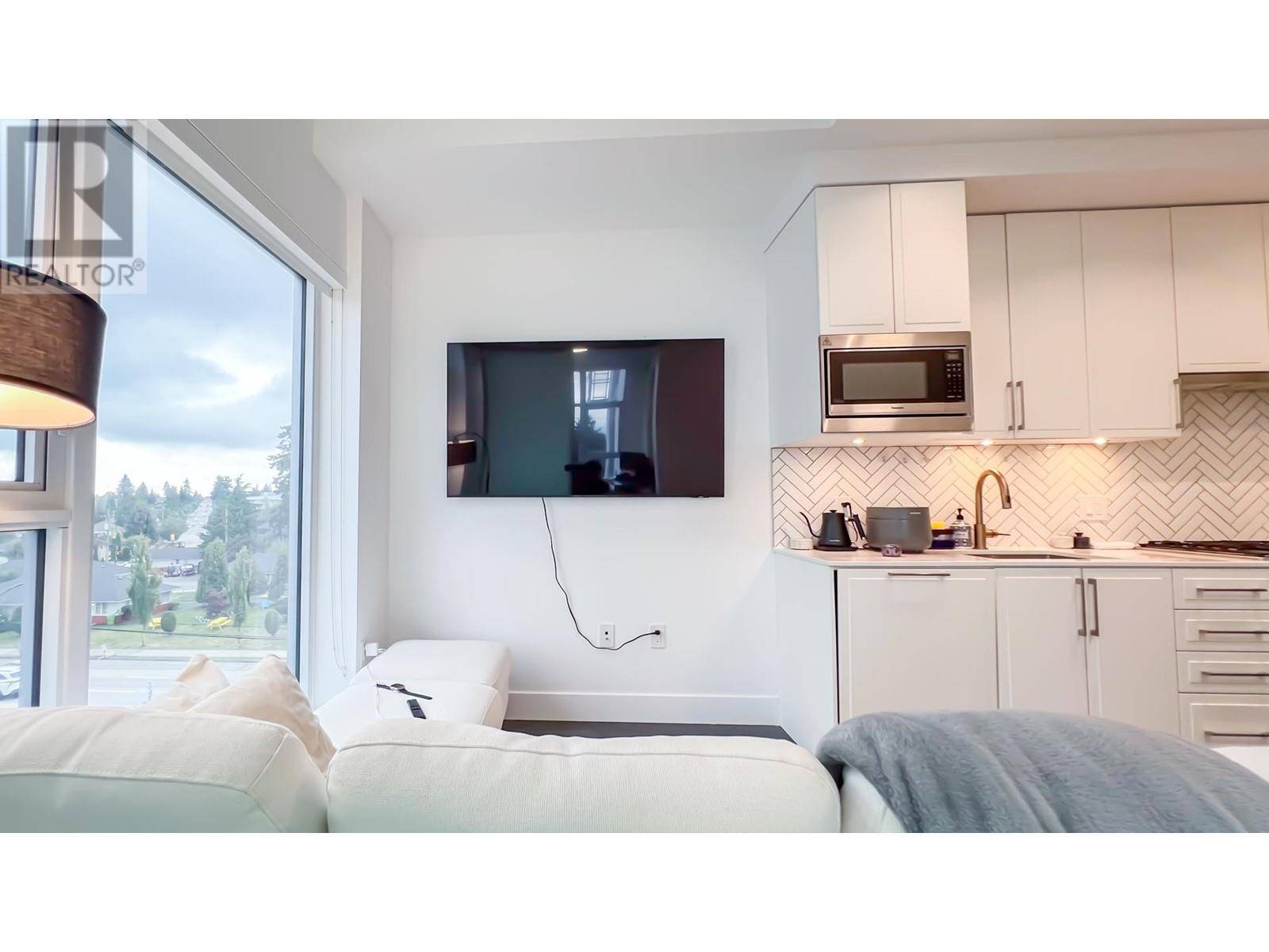 Vancouver, BC V5R0K5,2435 KINGSWAY #502