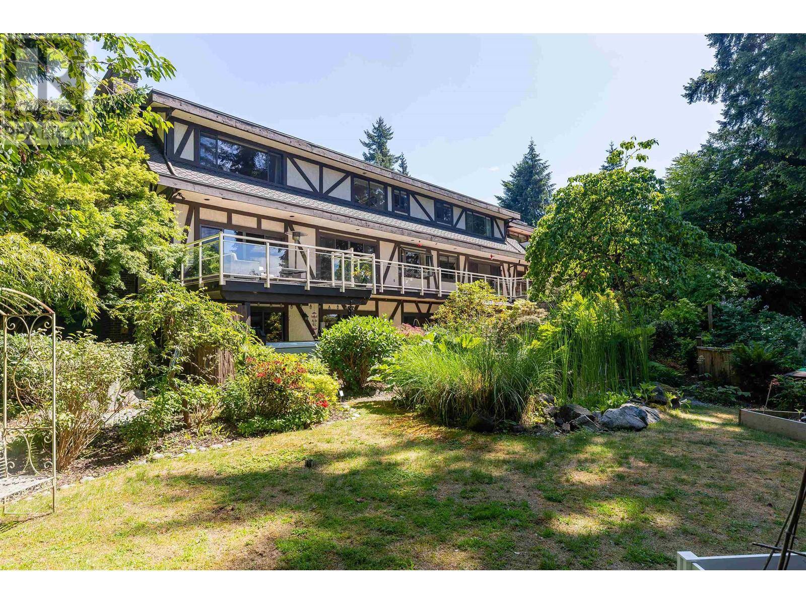 West Vancouver, BC V7W1V4,5704 WESTPORT ROAD