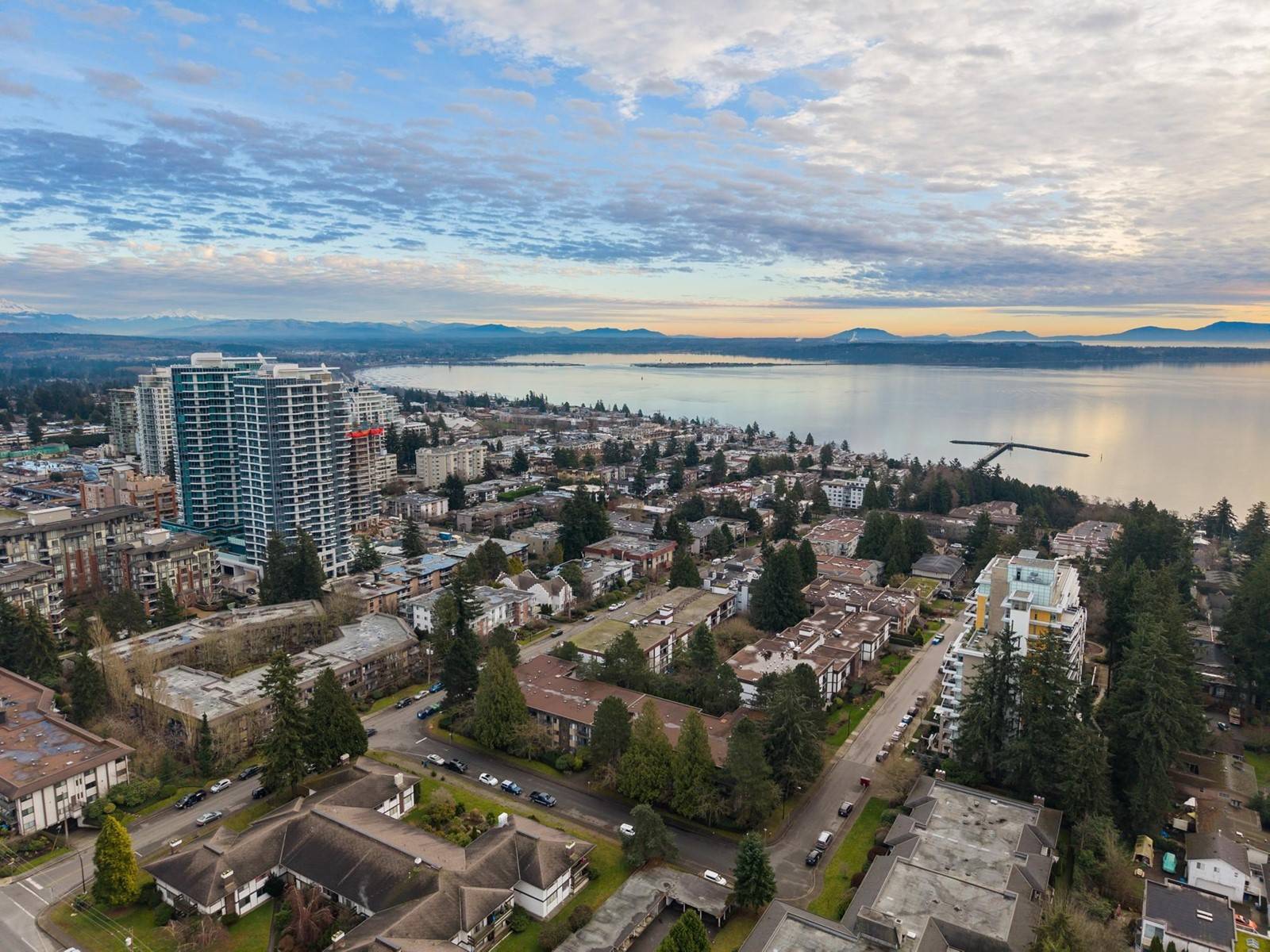 White Rock, BC V4B3T7,1520 VIDAL #212