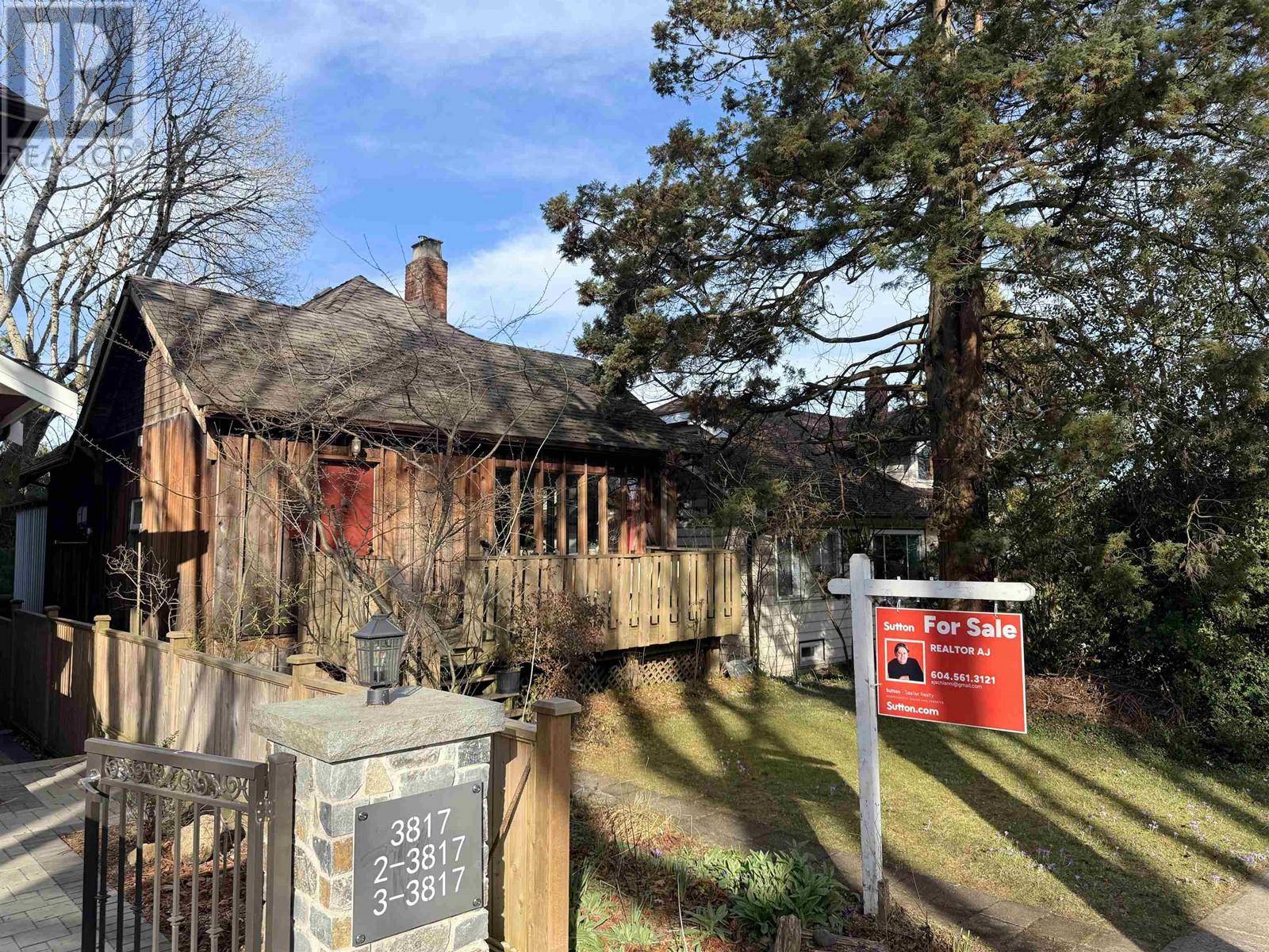 Vancouver, BC V6R3A1,3813 W 15TH AVENUE