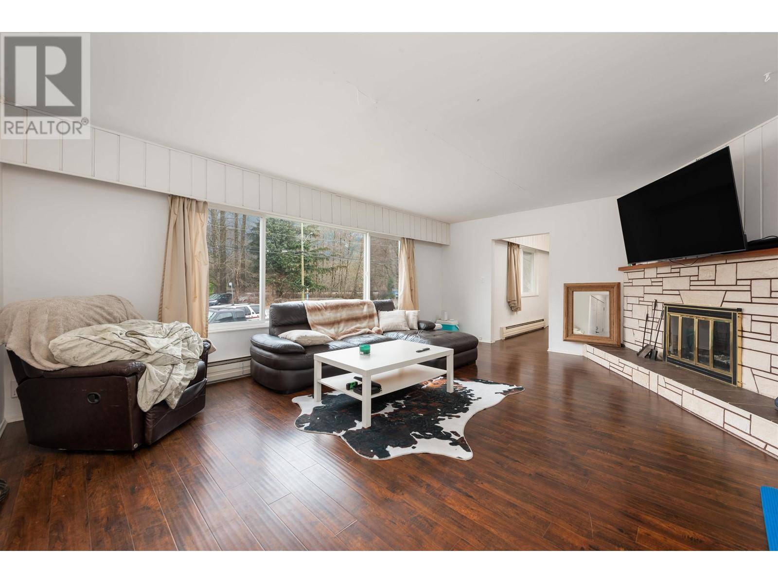 Squamish, BC V0N3G0,38850 BUCKLEY AVENUE