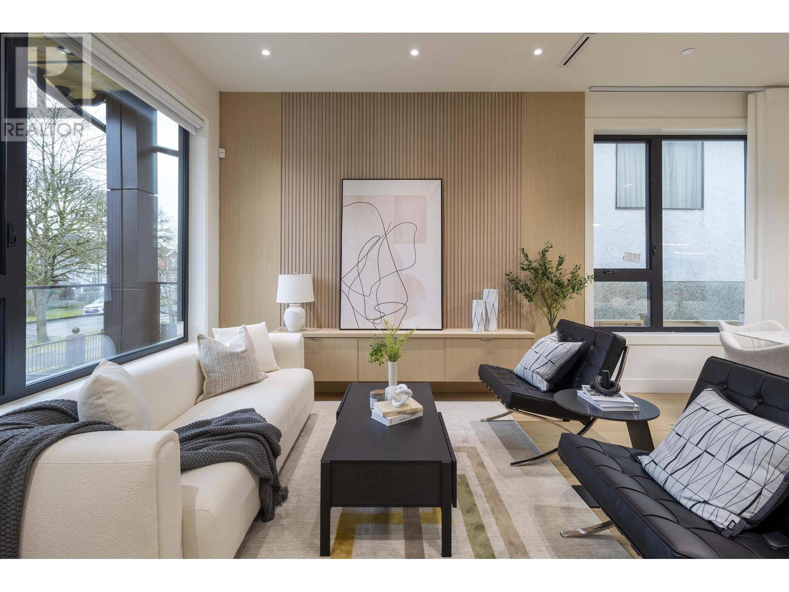 Vancouver, BC V5P1P3,2111 E 46TH AVENUE