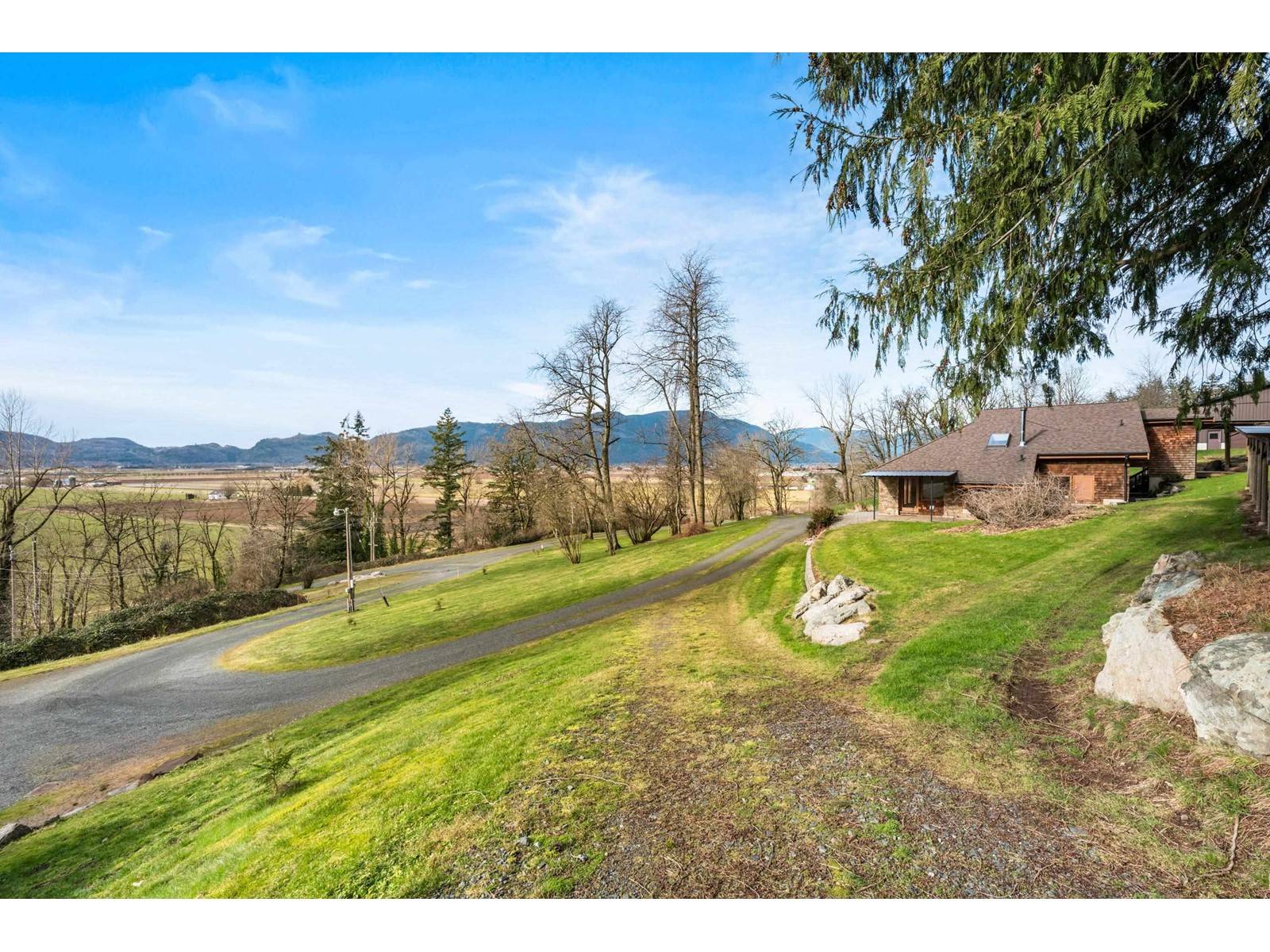 Abbotsford, BC V3G2S9,2220 TOLMIE ROAD