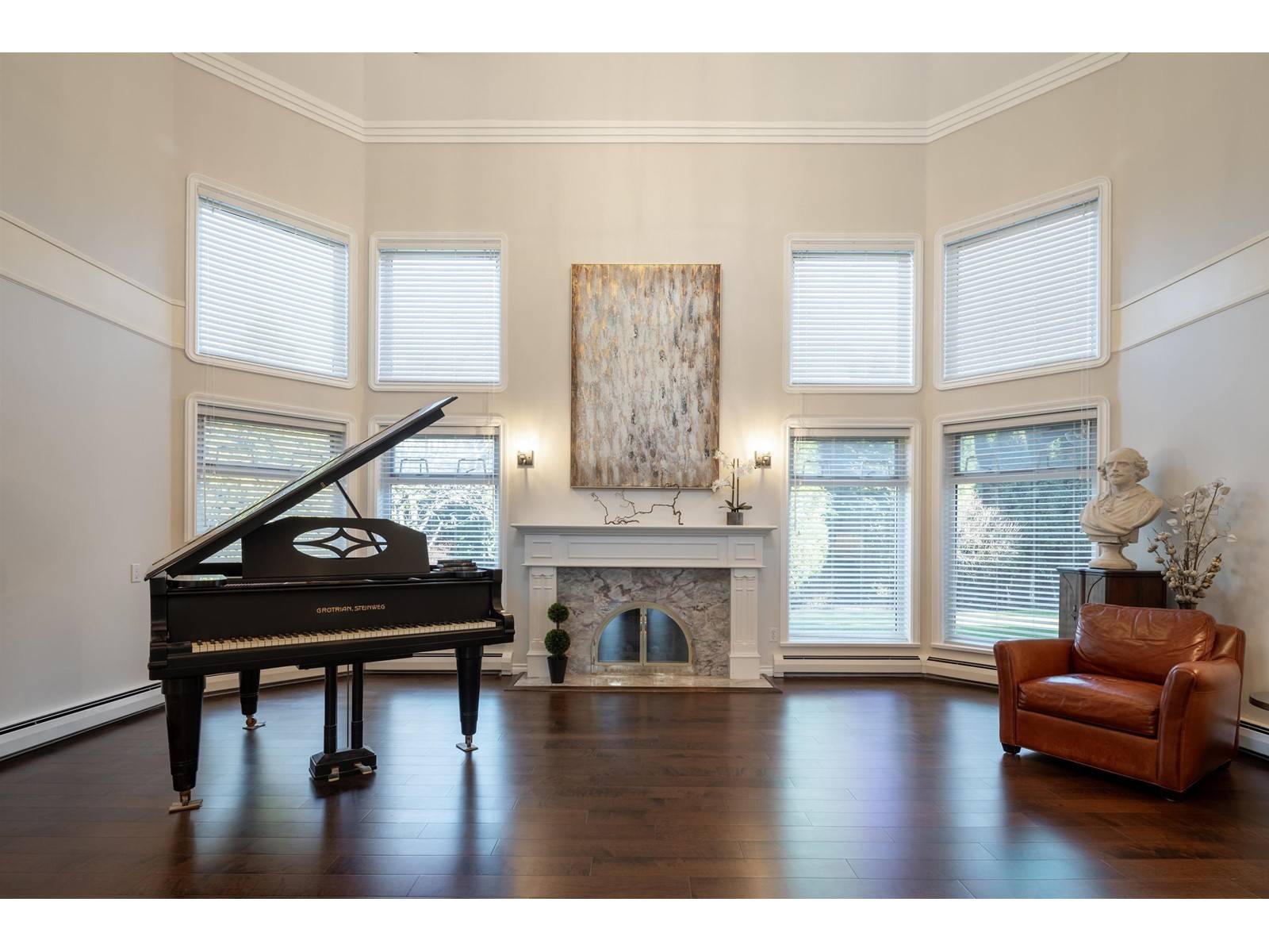 Surrey, BC V4P2J4,3108 141 STREET