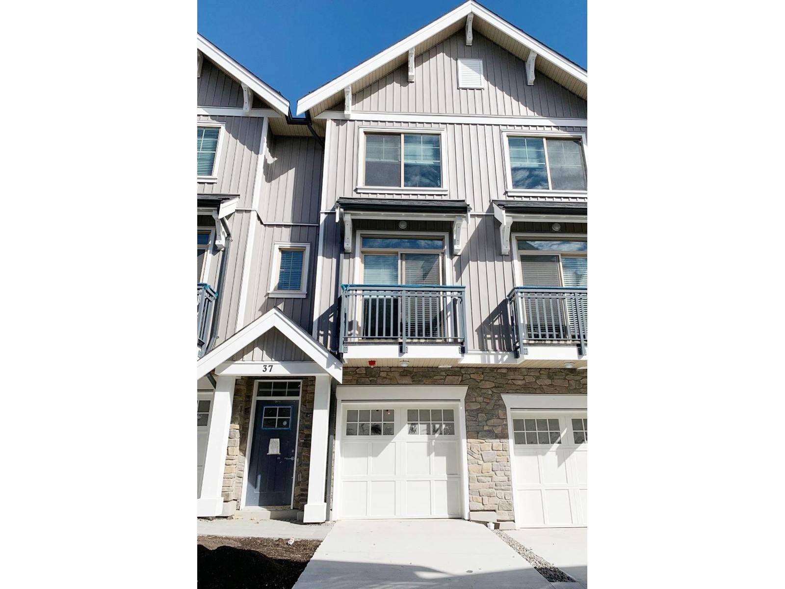 Langley, BC V3H3T9,20487 65 AVENUE #37