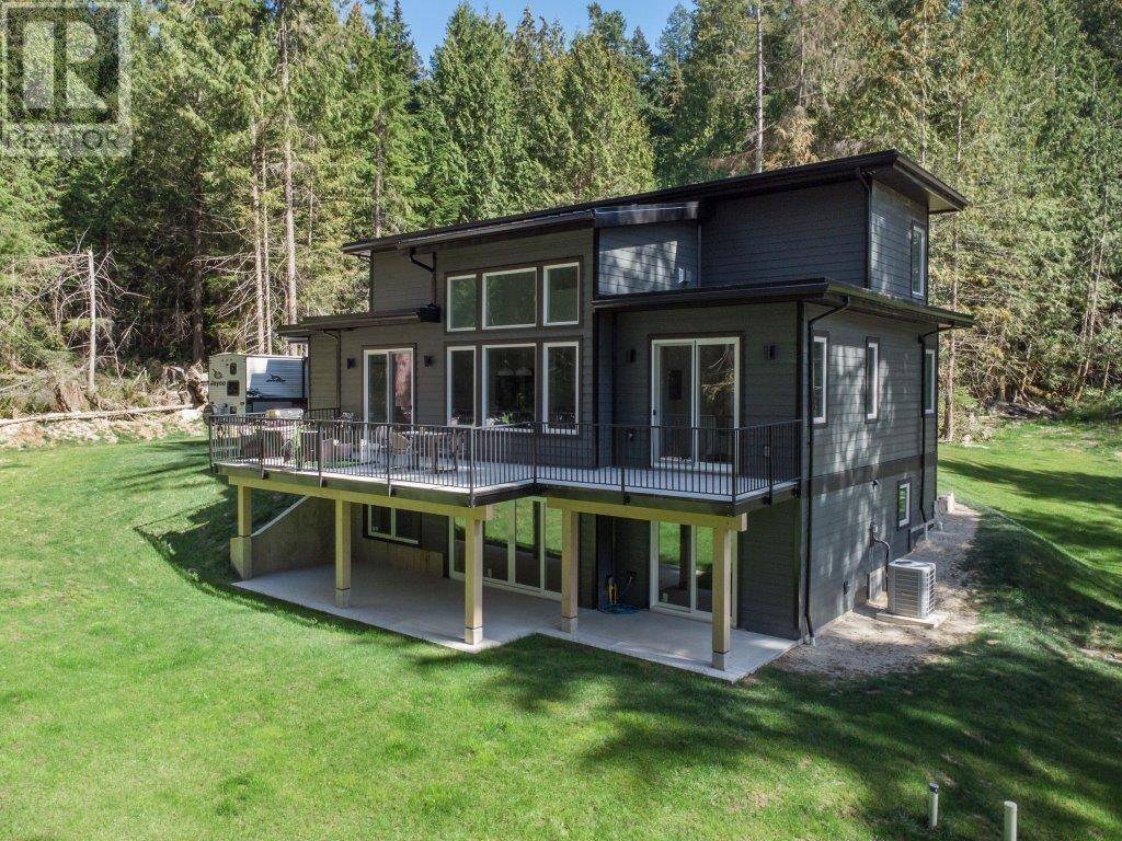 Roberts Creek, BC V0N2W3,1127 MALCOLM CREEK ROAD