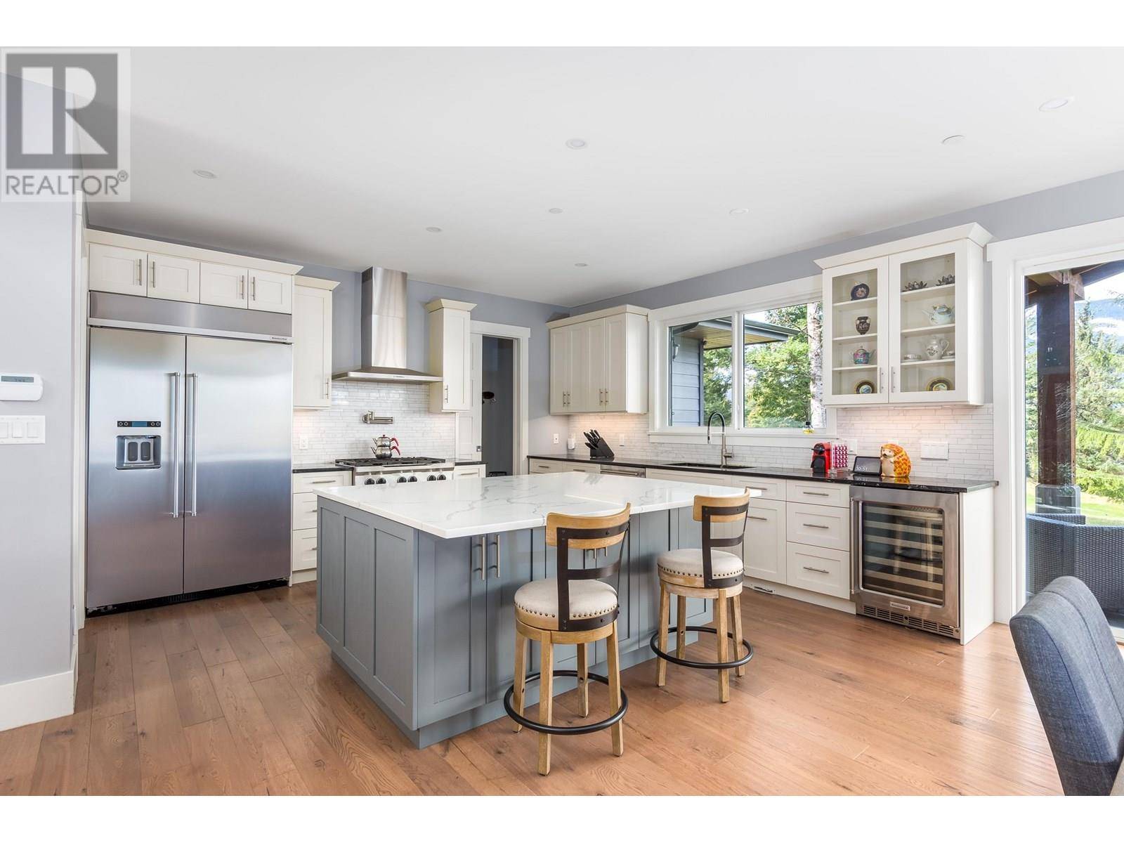 West Vancouver, BC V8B1A3,300 FURRY CREEK DR #1