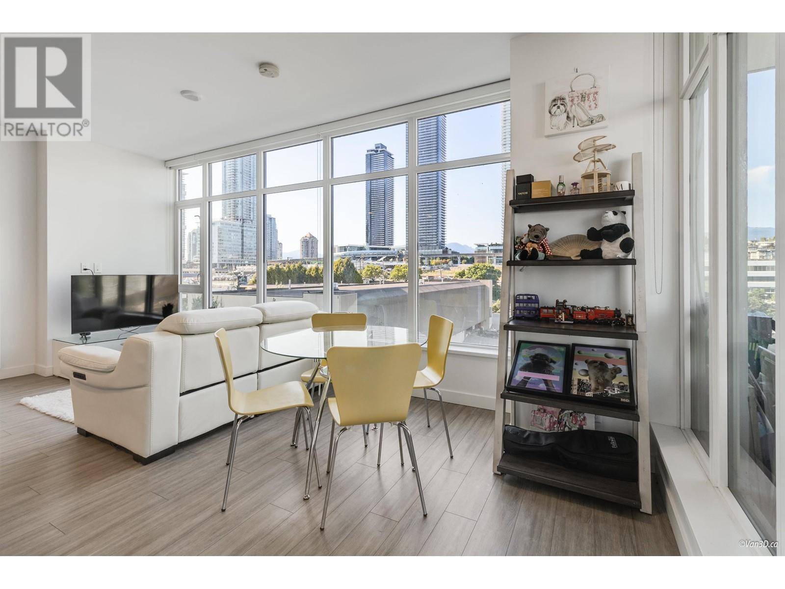 Burnaby, BC V5C0M1,2311 BETA AVE #706