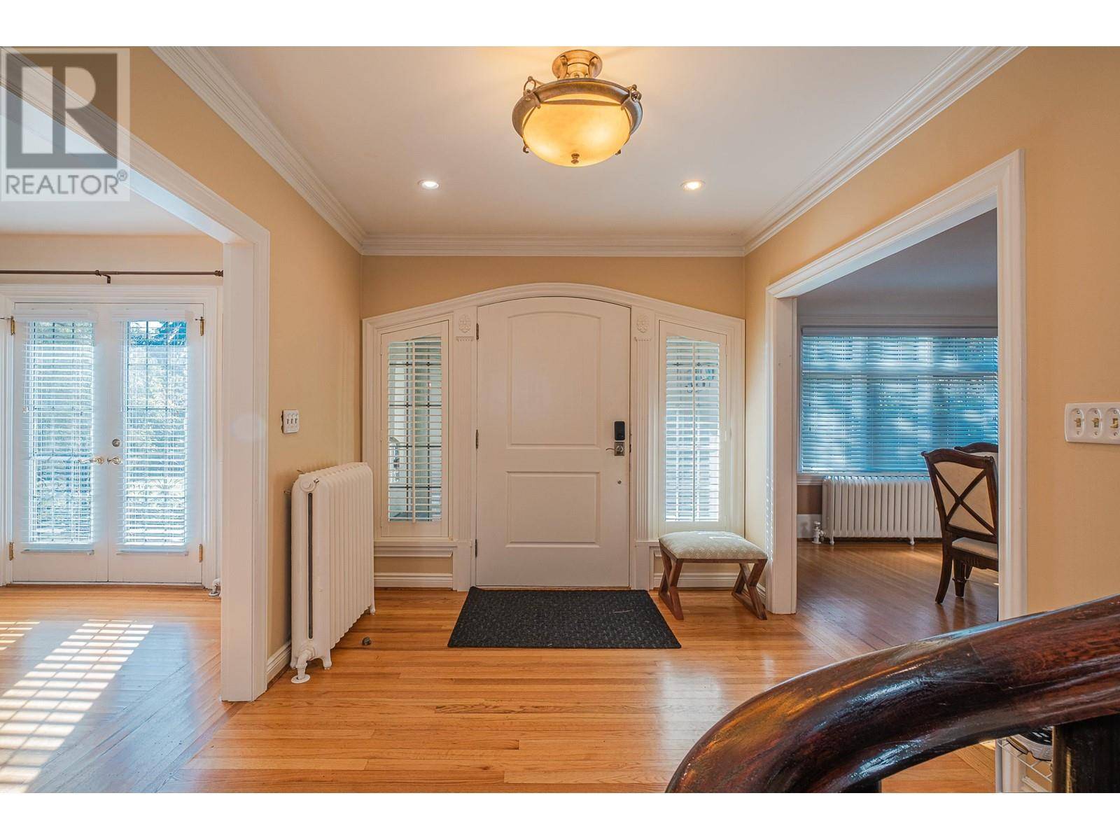 Vancouver, BC V6M1W1,1667 W 40TH AVENUE