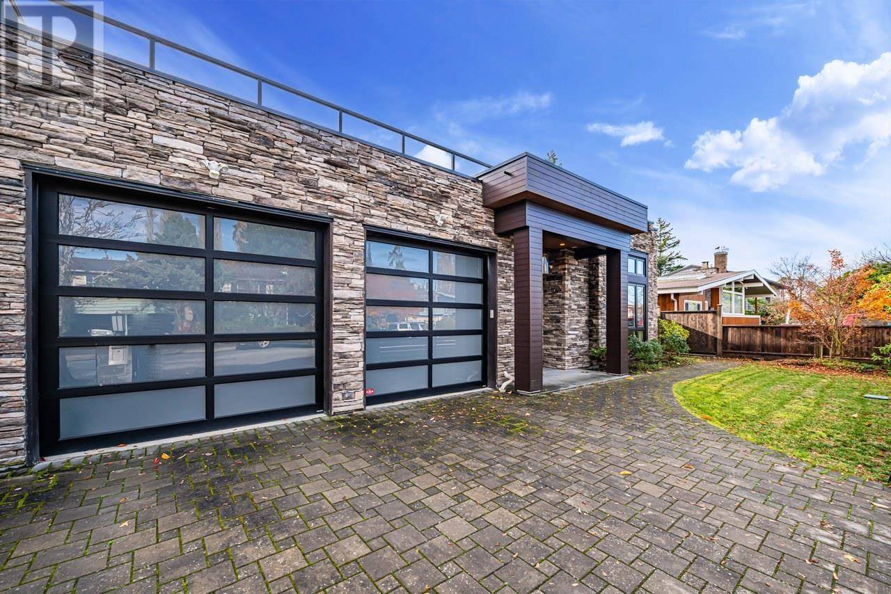 Richmond, BC V7C1W5,8631 FAIRDELL CRESCENT