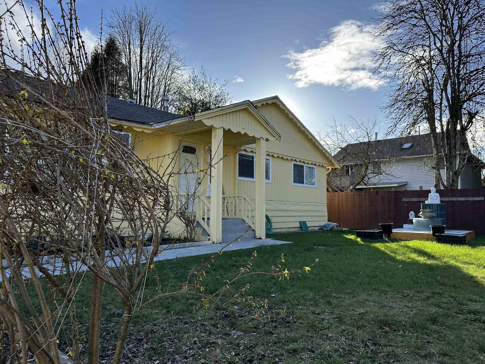 Surrey, BC V4N1G5,15634 88 AVENUE