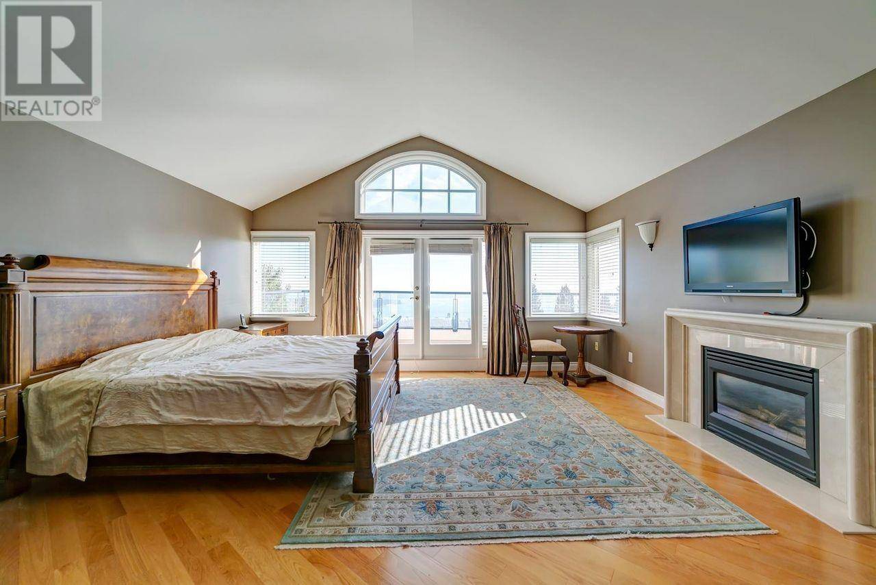 West Vancouver, BC V7S2Z5,2336 WESTHILL DRIVE