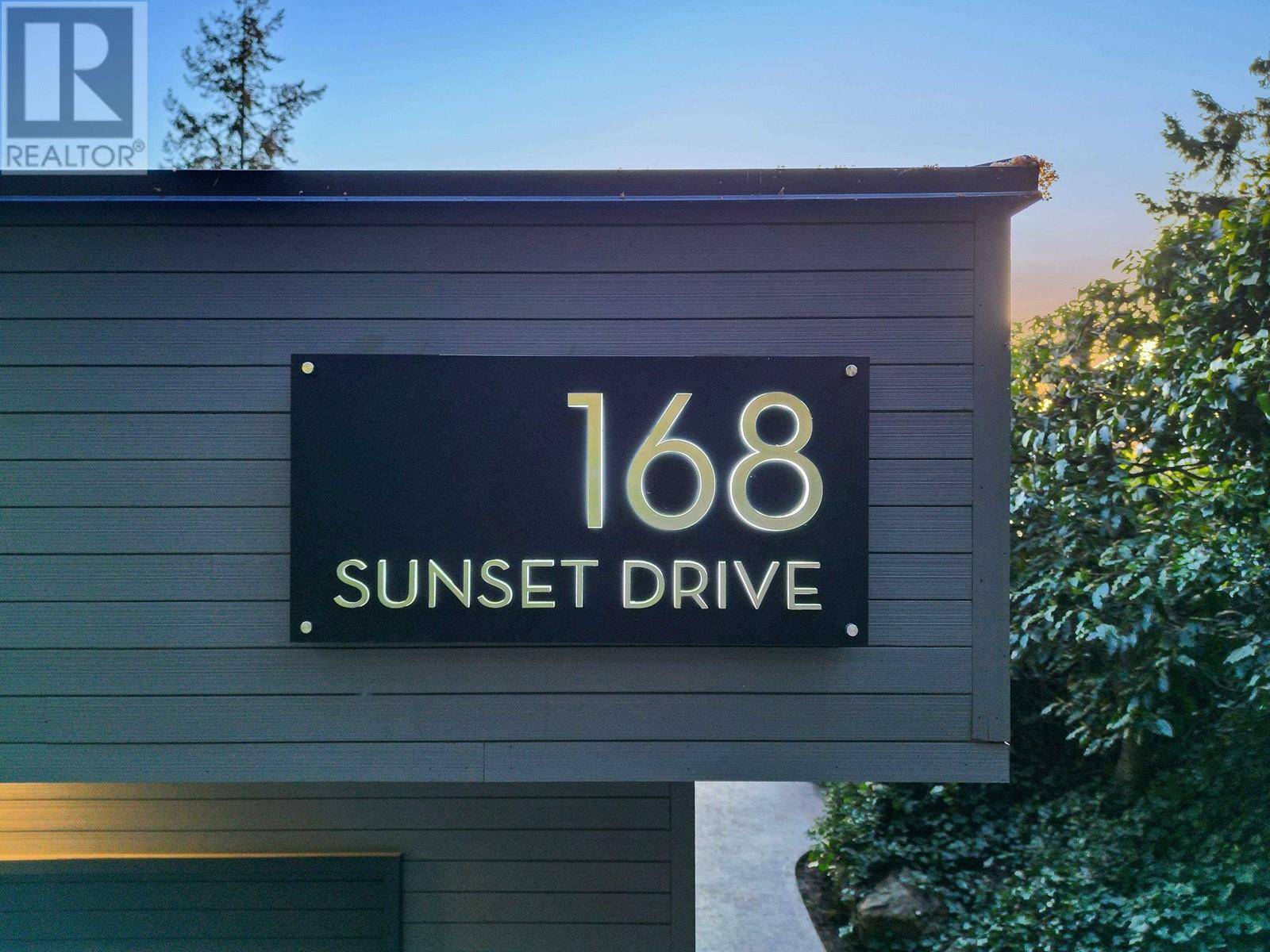 Lions Bay, BC V0N2E0,168 SUNSET DRIVE